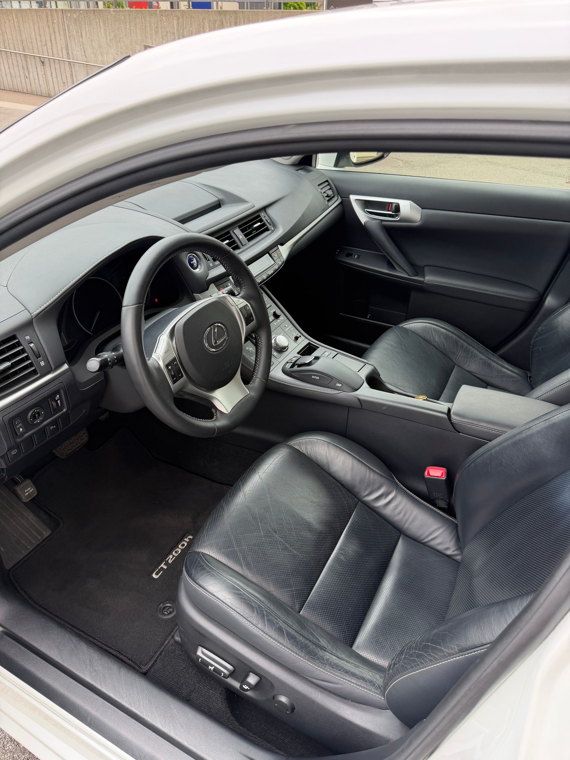 LEXUS CT 200h 1.8 excellence CVT-image-10