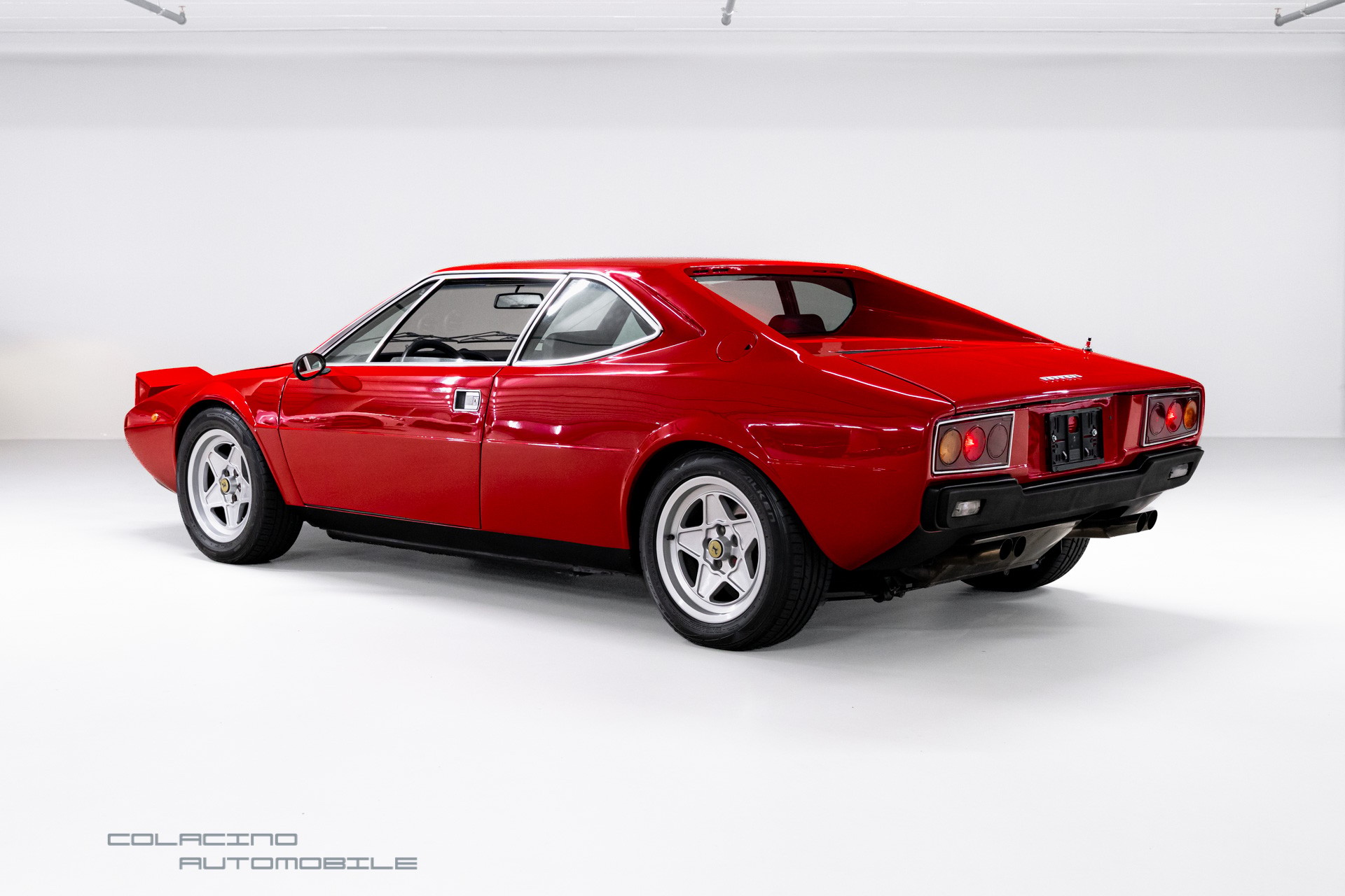 FERRARI GT4-showroom-element-3