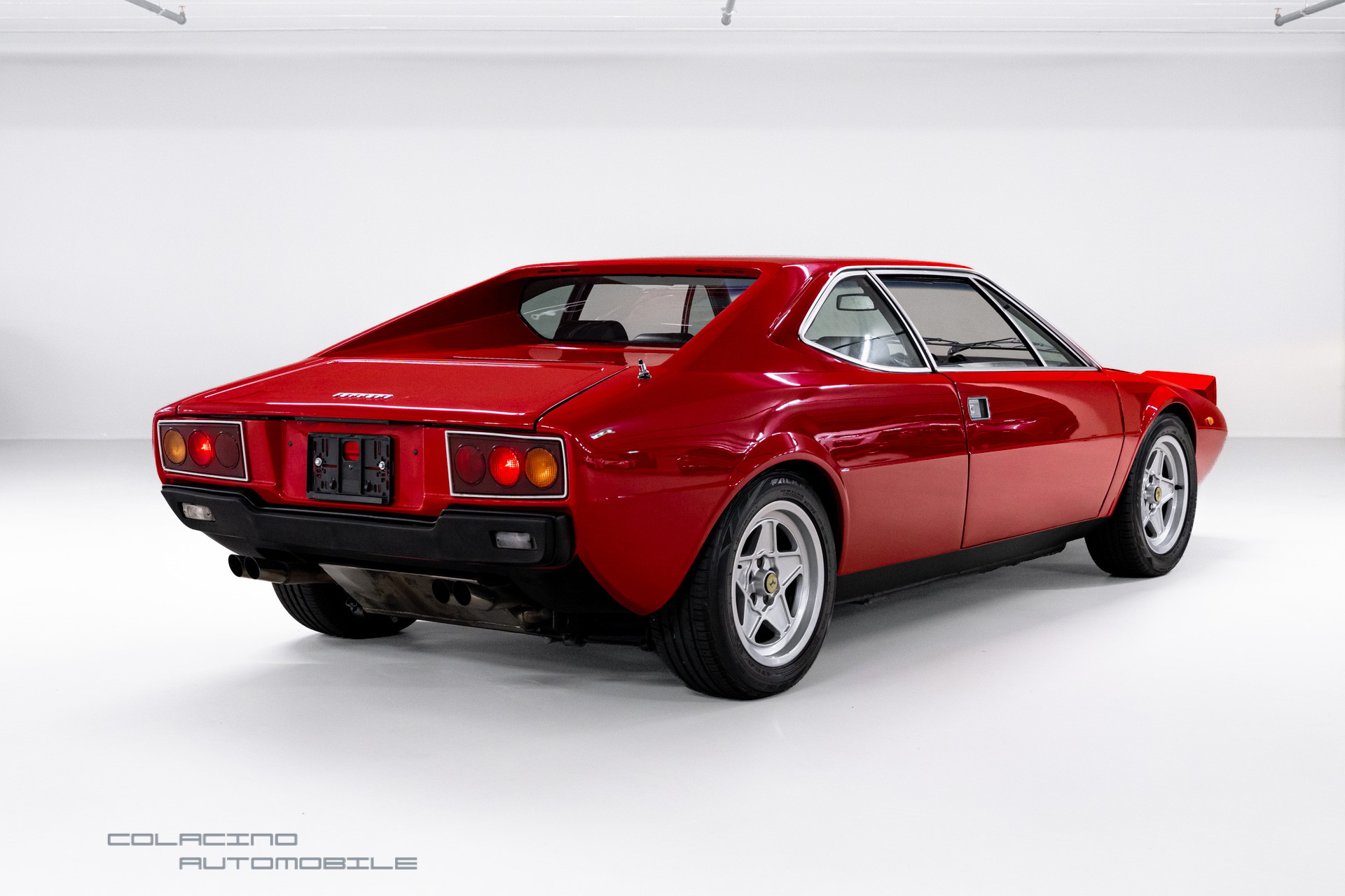 FERRARI GT4-showroom-element-1
