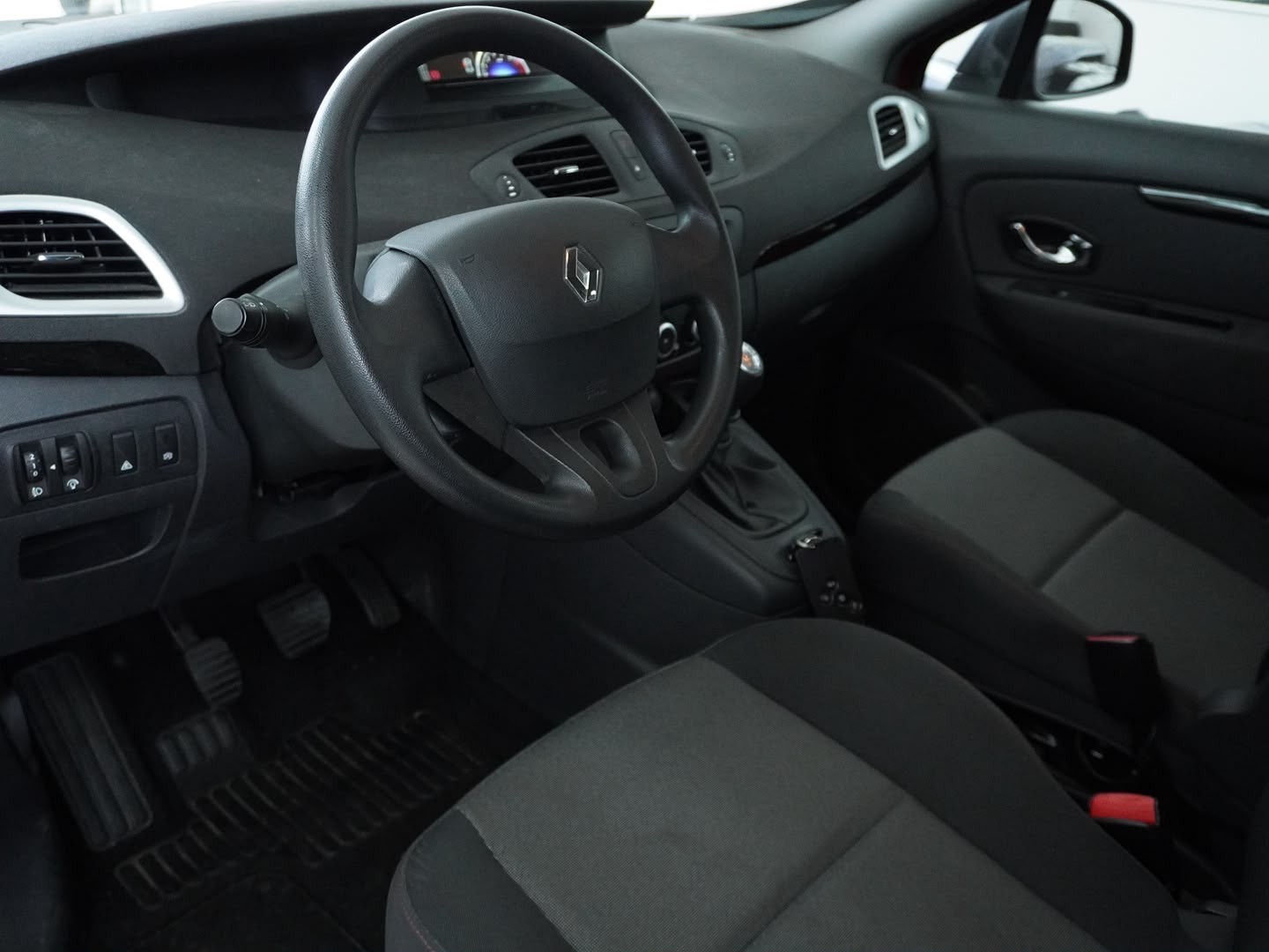 RENAULT Scénic 1.2 16V Turbo Energy-showroom-element-2