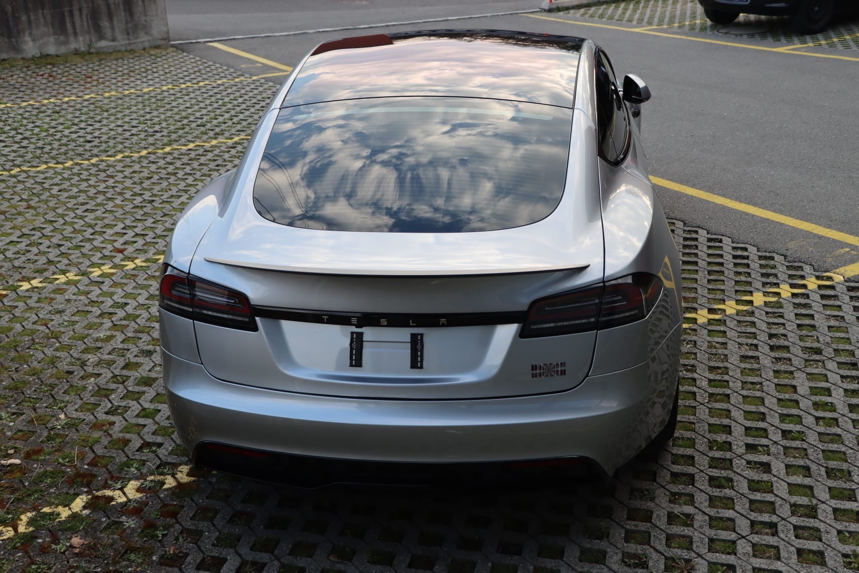 TESLA Plaid-image-12