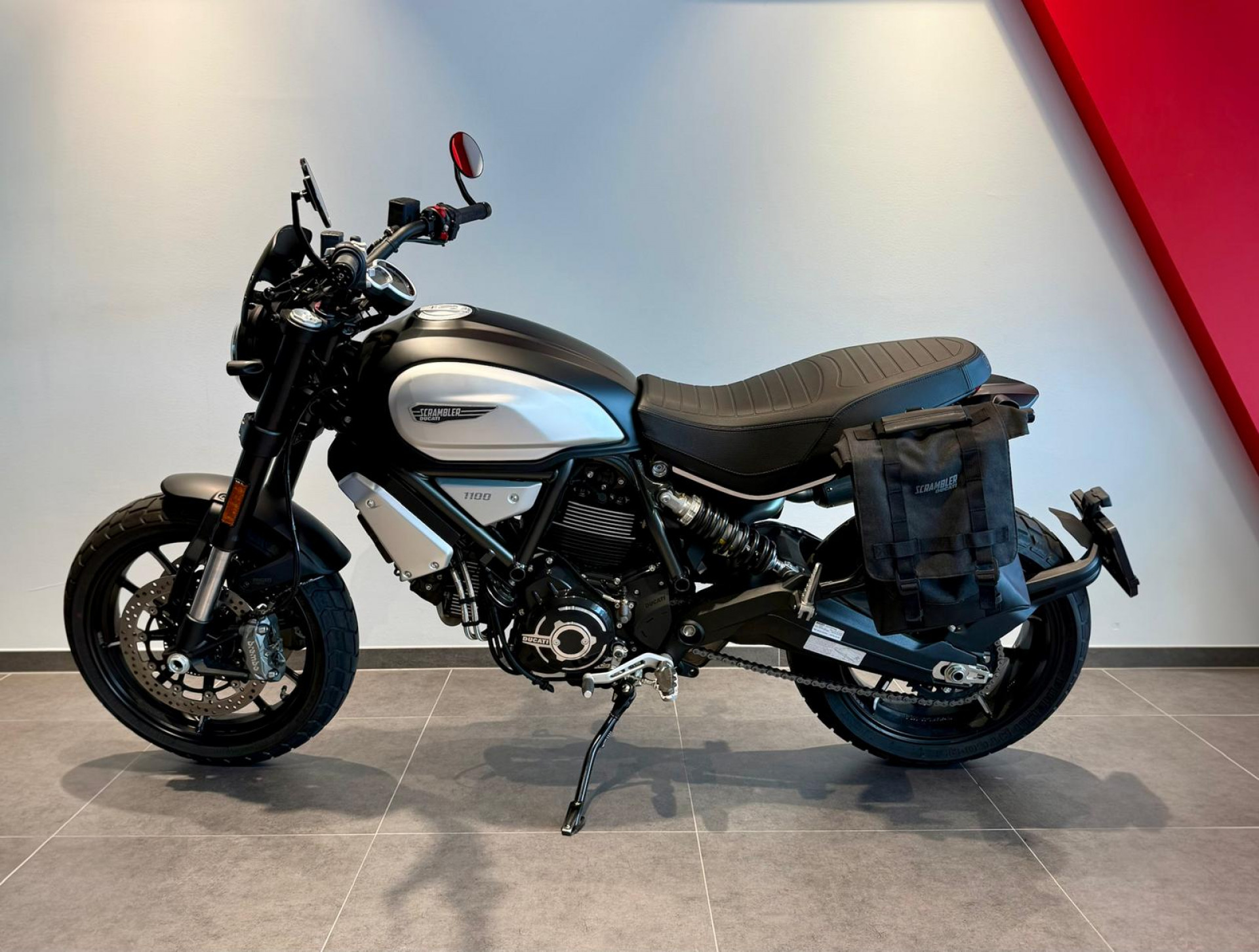 DUCATI Scrambler 1100 Dark Pro-image-2