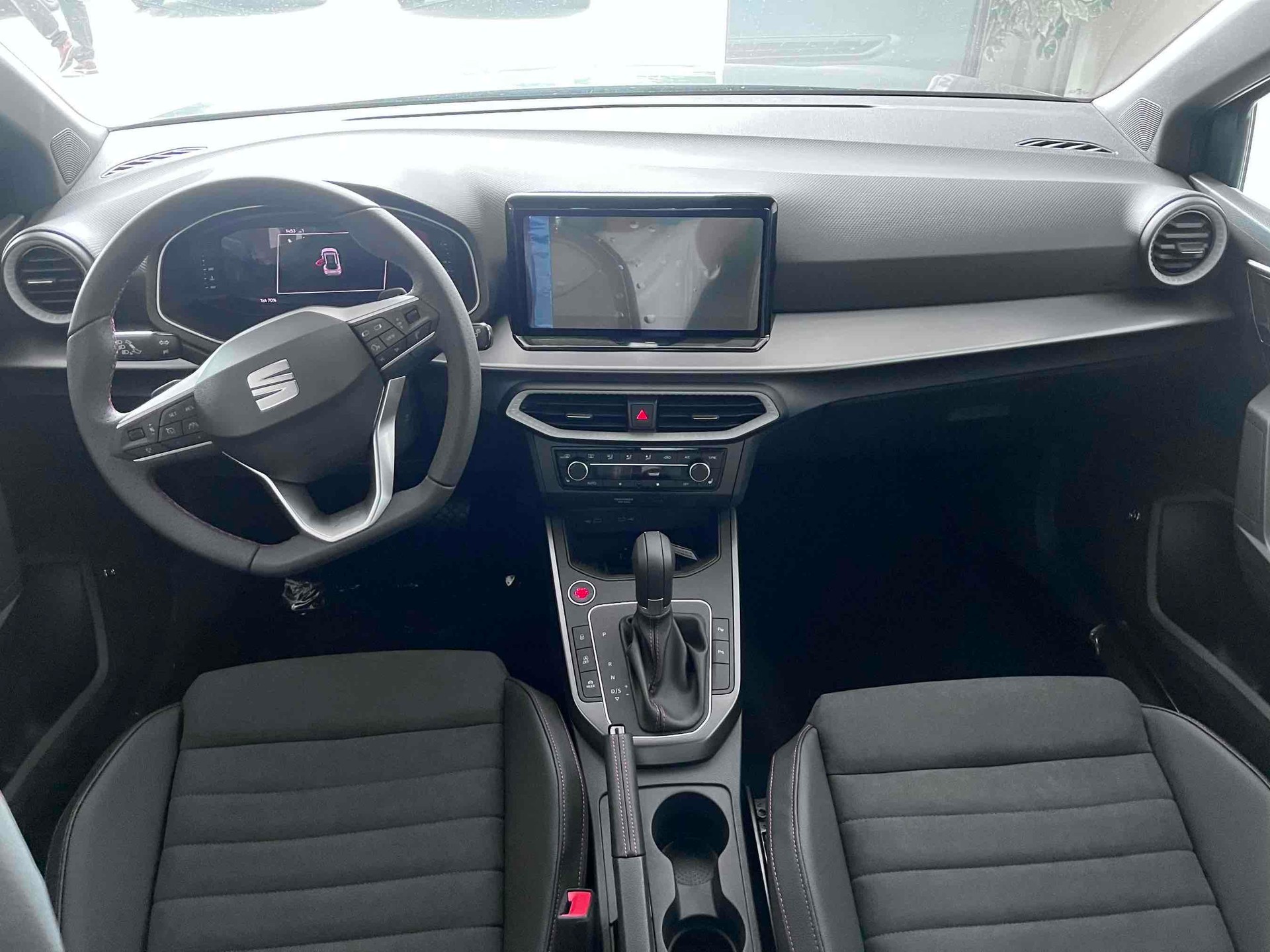 SEAT Arona 1.0 TSI Eco FR Limited Edition DSG-image-14