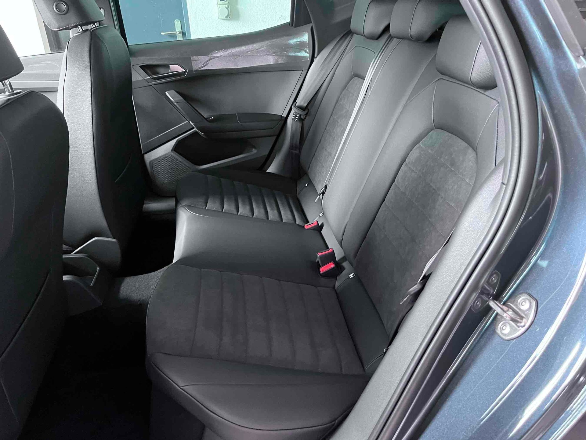 SEAT Arona 1.0 TSI Eco FR Limited Edition DSG-image-7