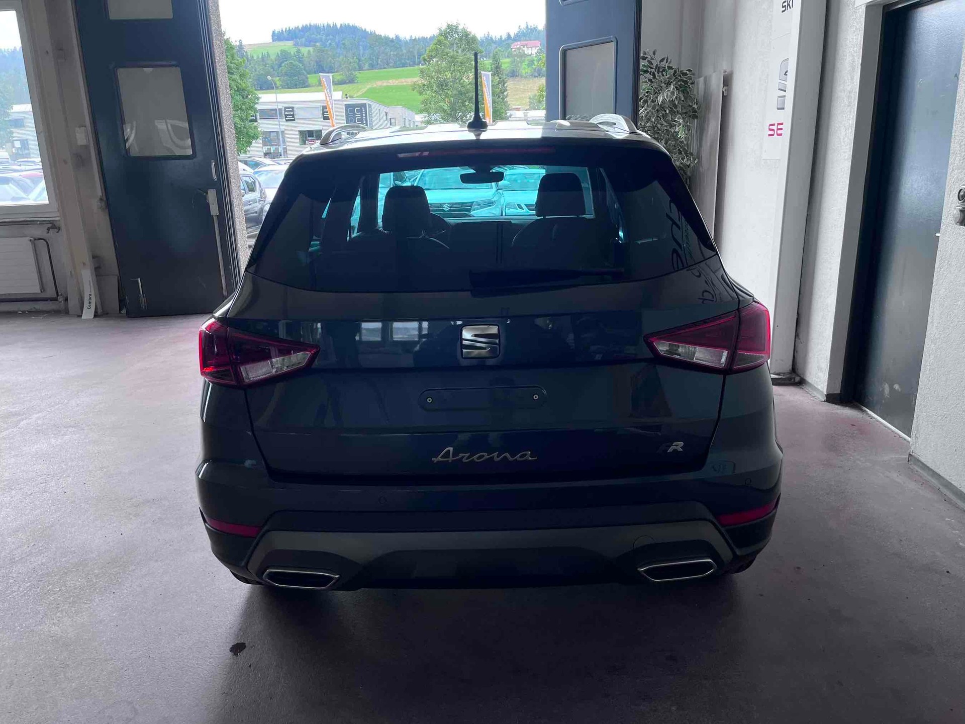 SEAT Arona 1.0 TSI Eco FR Limited Edition DSG-showroom-element-3