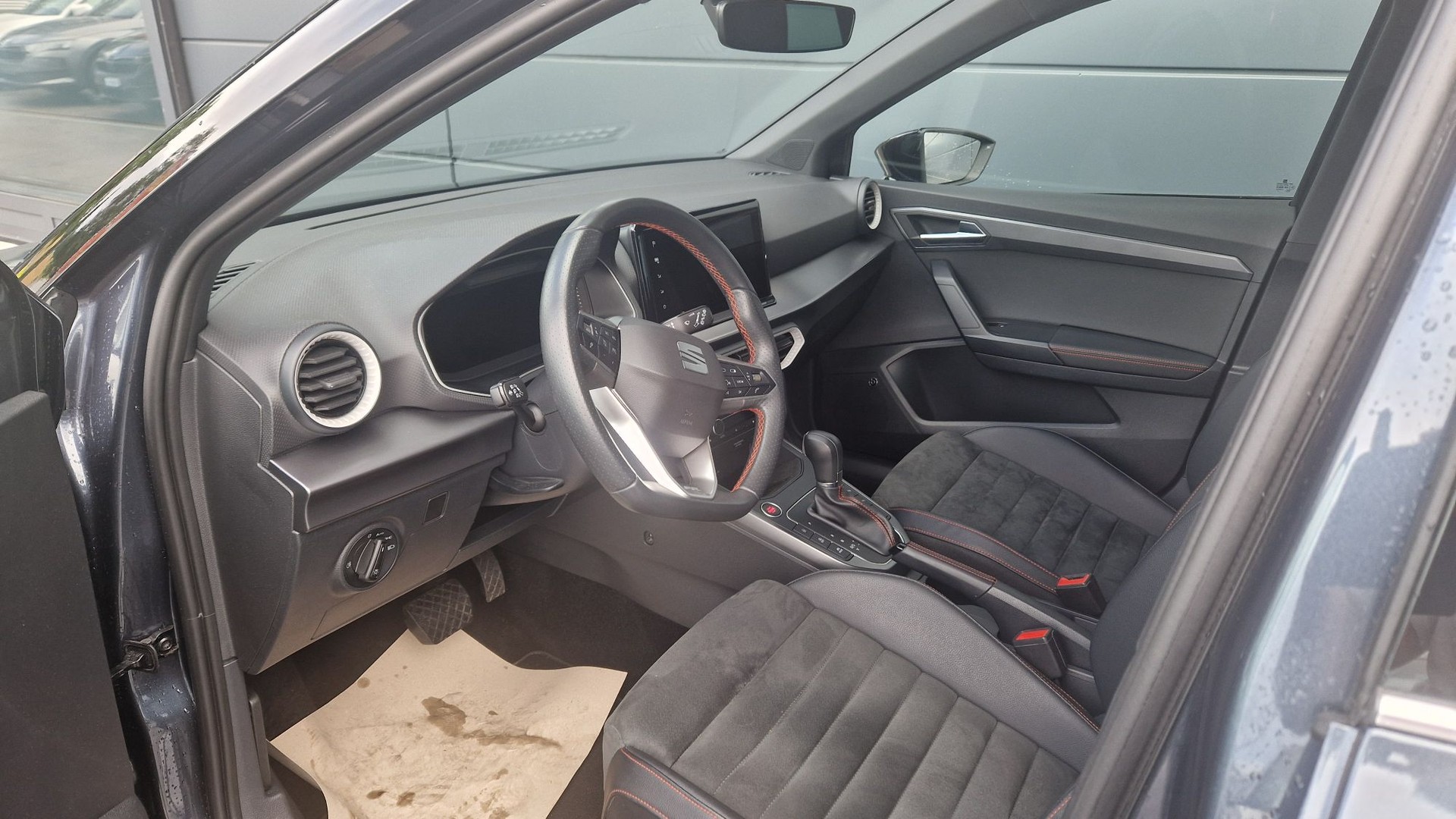 SEAT Arona 1.0 TSI Eco FR Limited Edition DSG-image-13