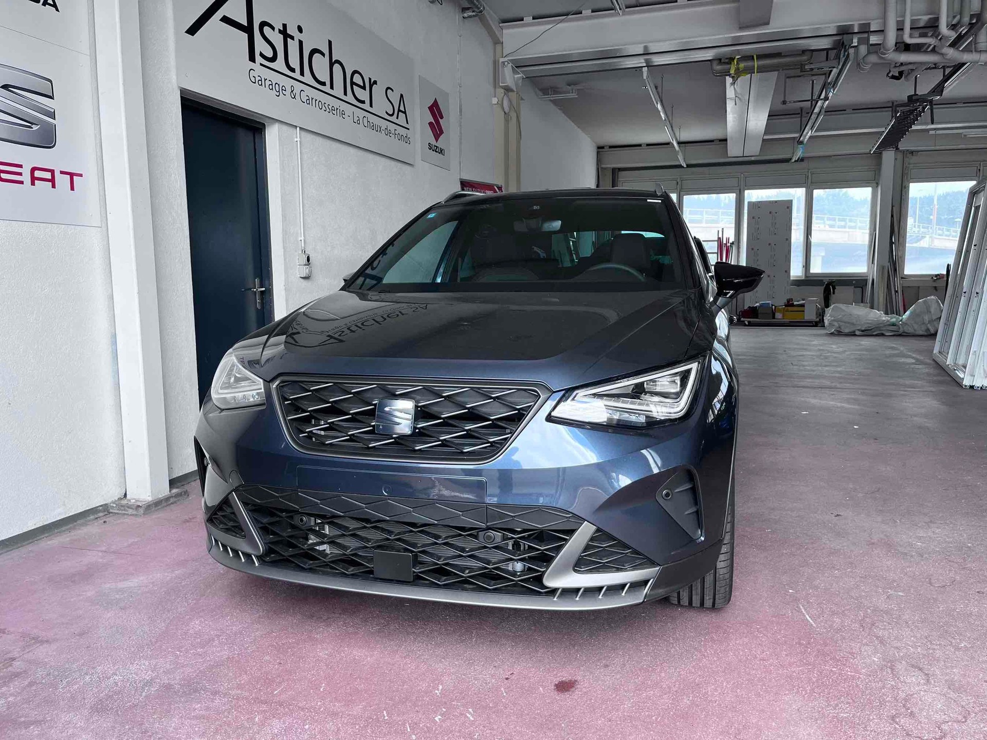 SEAT Arona 1.0 TSI Eco FR Limited Edition DSG-showroom-element-1