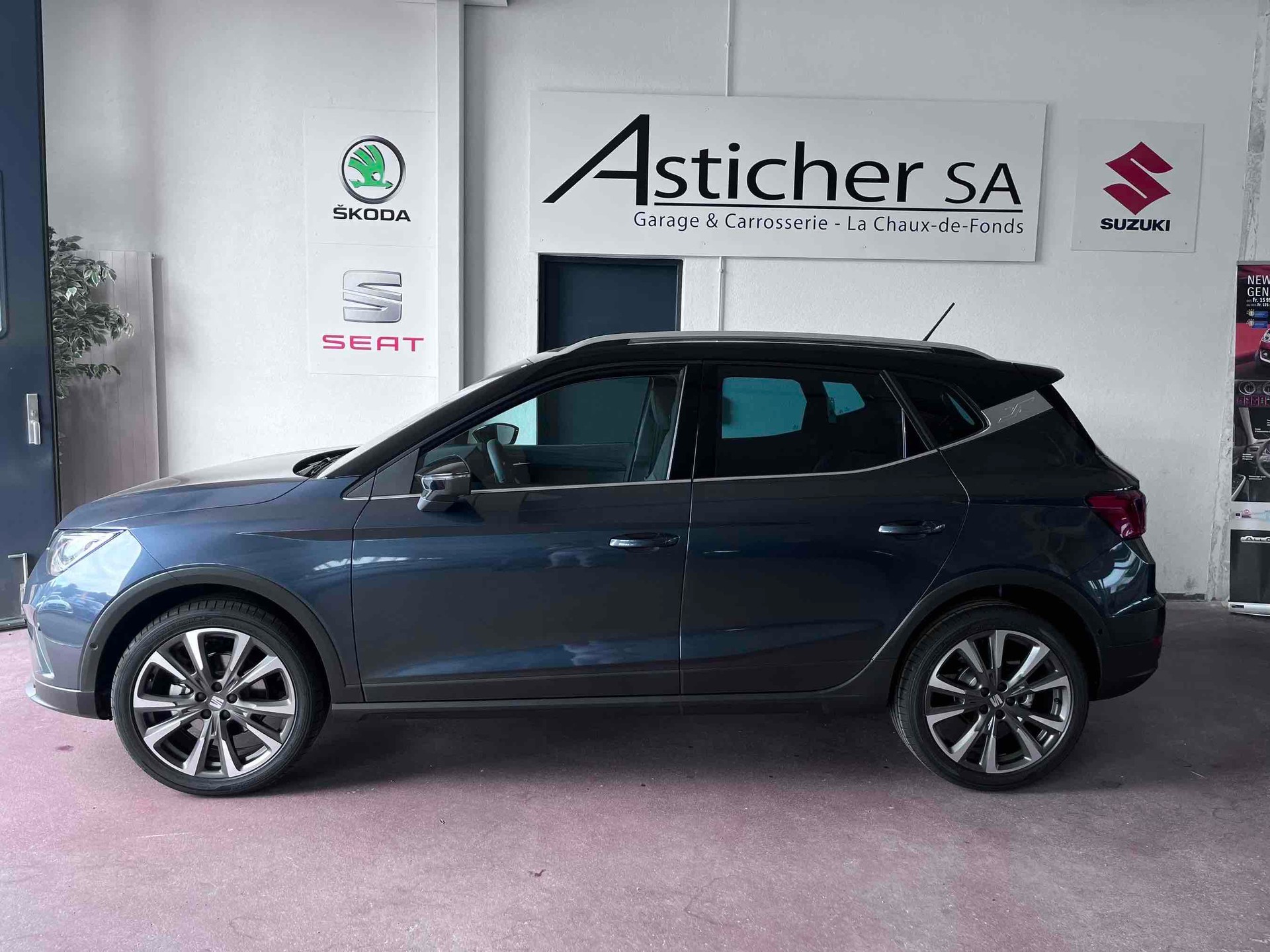 SEAT Arona 1.0 TSI Eco FR Limited Edition DSG-showroom-element-2