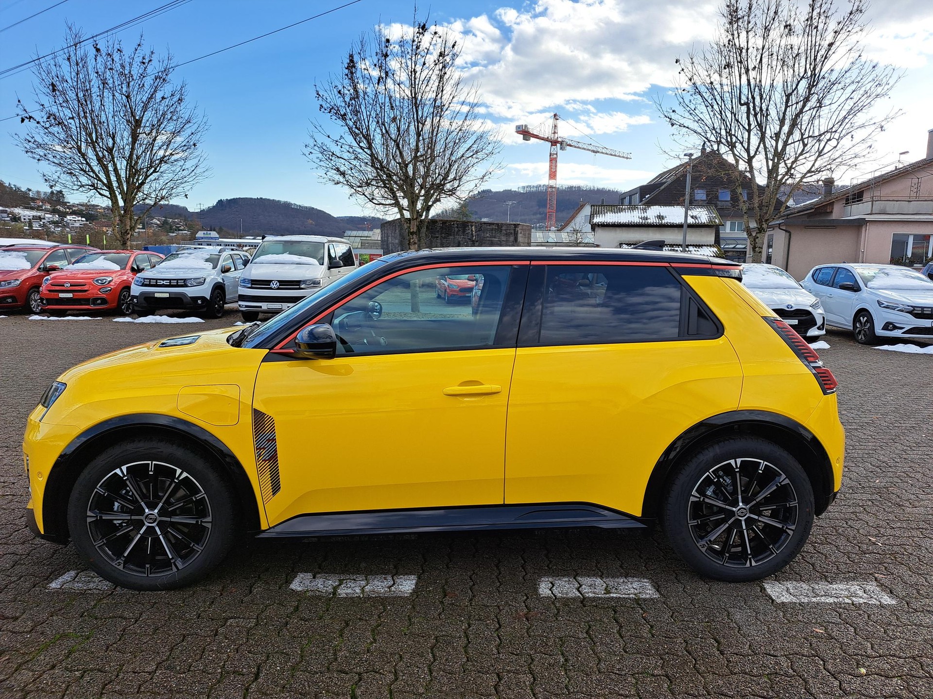 RENAULT R5 E-TECH 100% ELECTRIC iconic five 150PS Comfort Range-image-1
