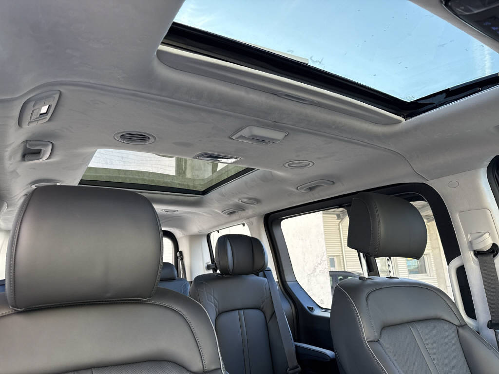HYUNDAI Staria Premium 1.6 GDi HEV Vertex-image-13