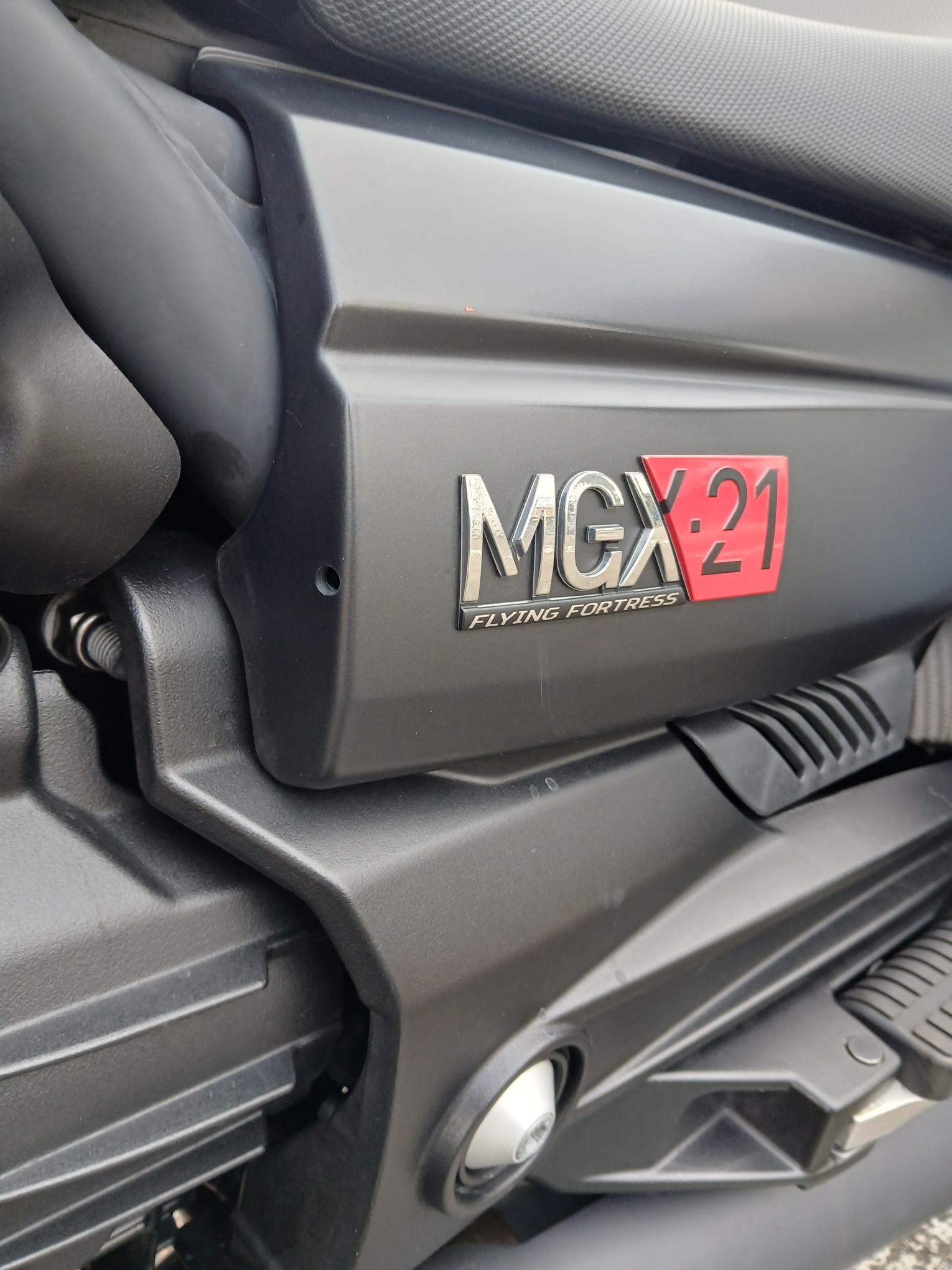 MOTO GUZZI MGX 21 1400 ABS-image-8