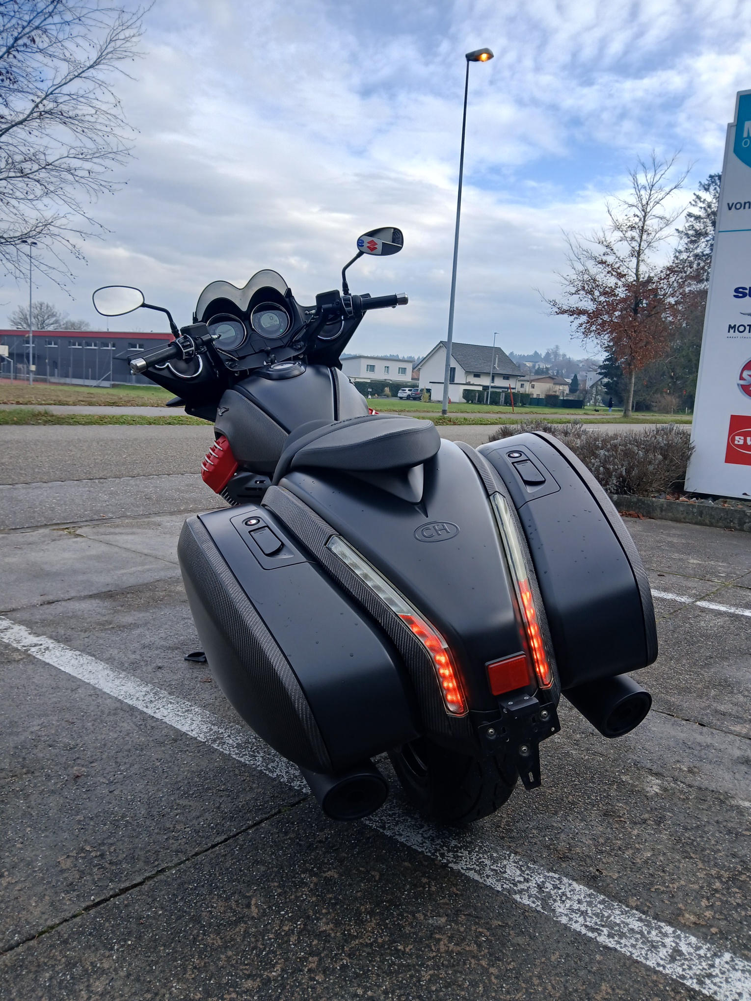 MOTO GUZZI MGX 21 1400 ABS-image-2