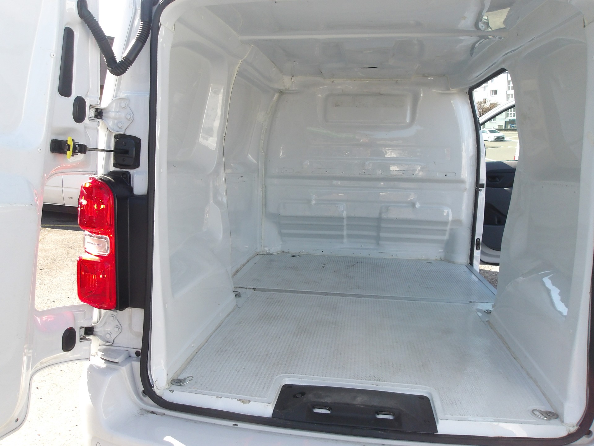 CITROEN Jumpy 2.0 BlueHDi 145 M EAT8-image-12