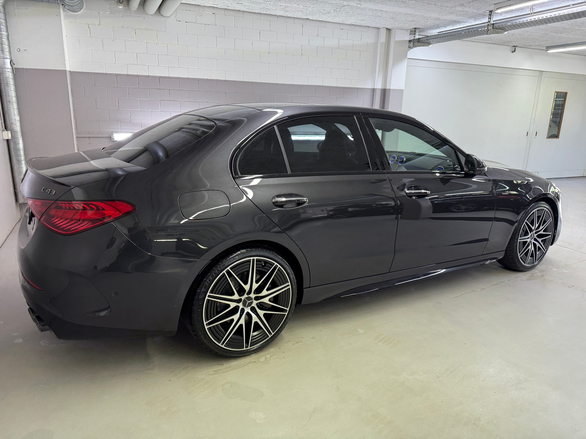 MERCEDES-BENZ AMG C 43 4MATIC Limousine Executive Edition-showroom-element-3