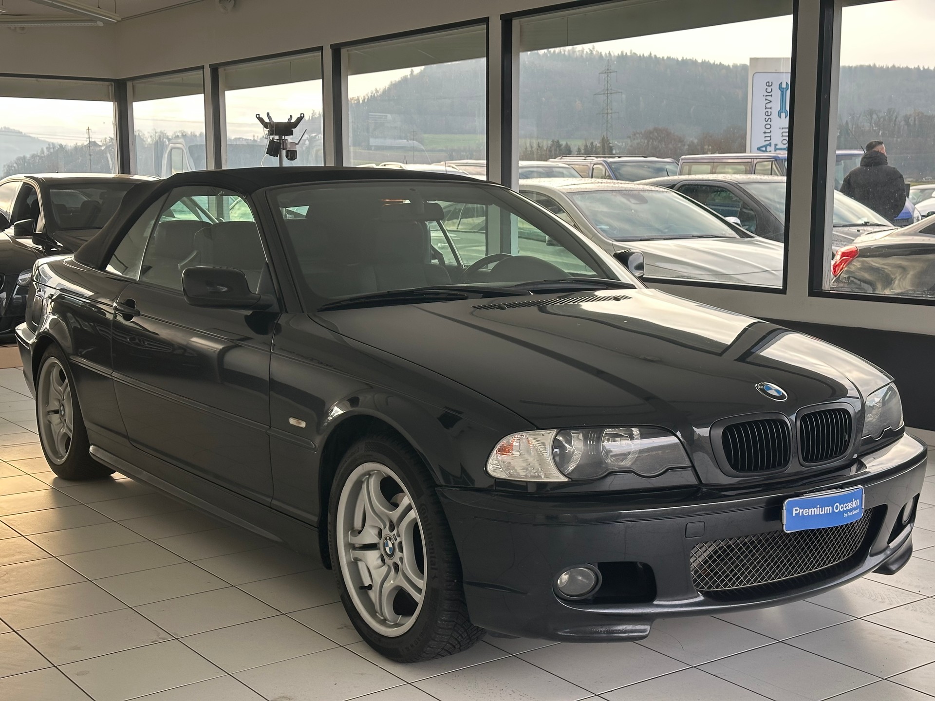 BMW 318Ci Cabriolet-image-2