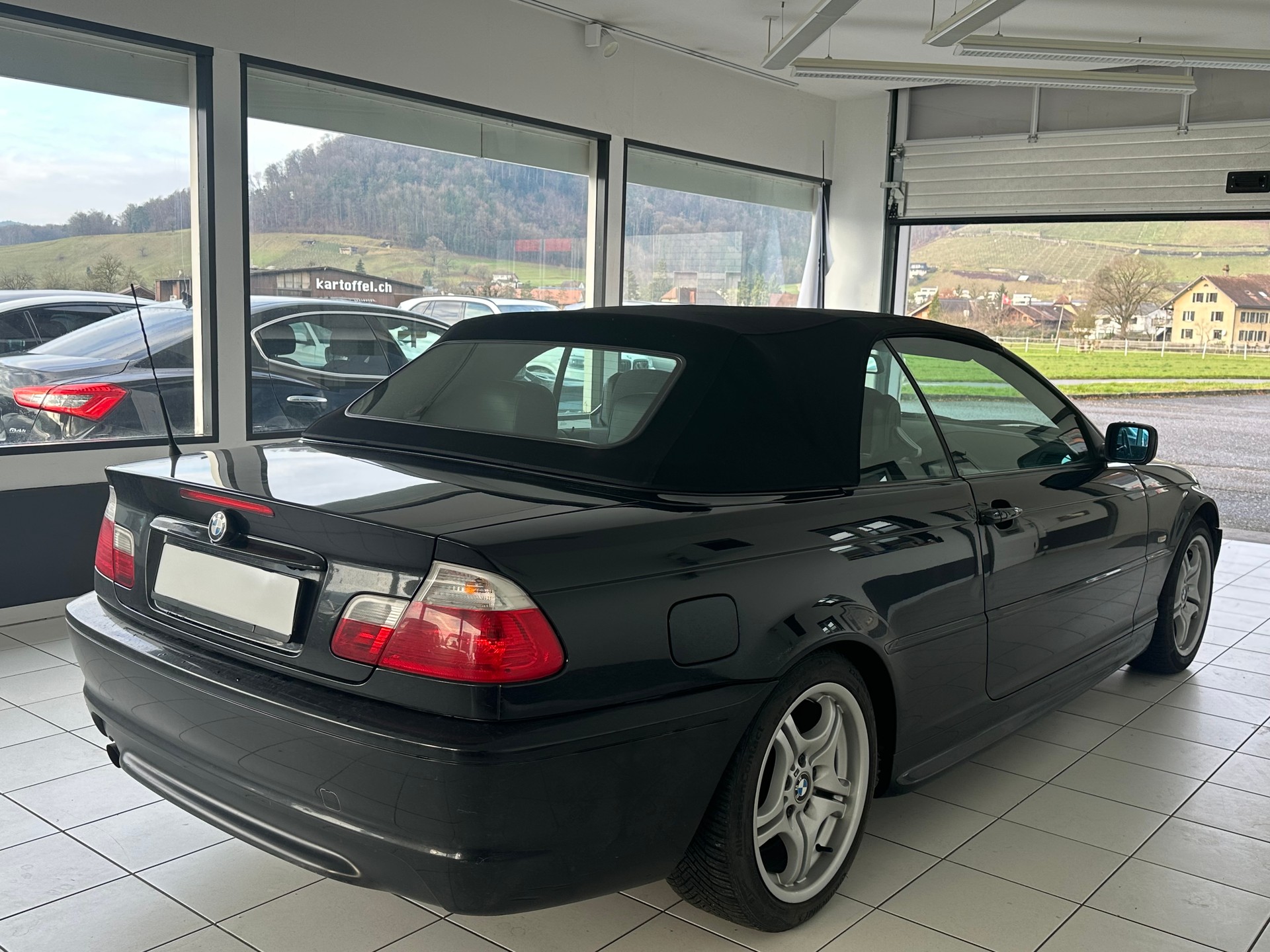 BMW 318Ci Cabriolet-image-3