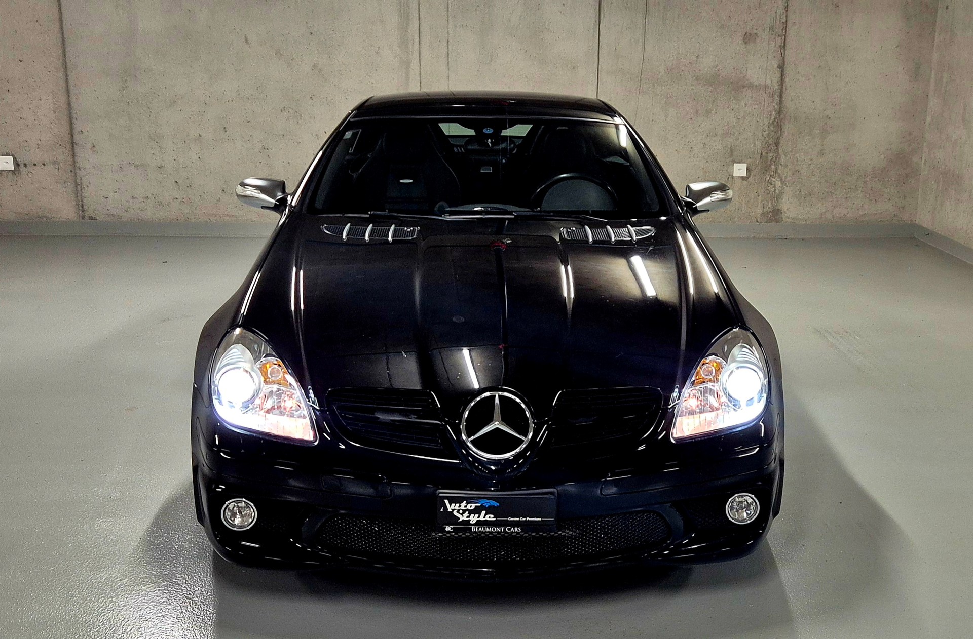MERCEDES-BENZ SLK 55 AMG 7G-Tronic-showroom-element-1