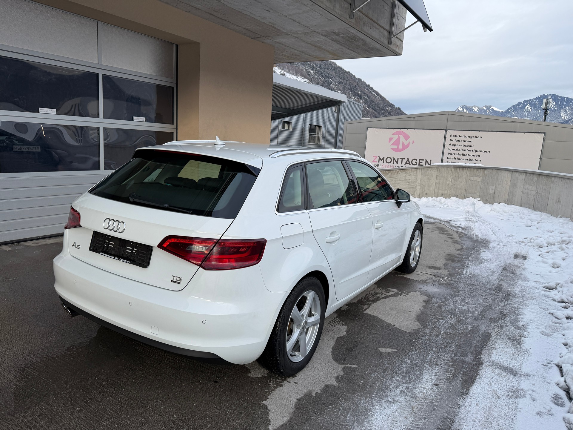 AUDI A3 Sportback 2.0 TDI Ambiente quattro-image-3