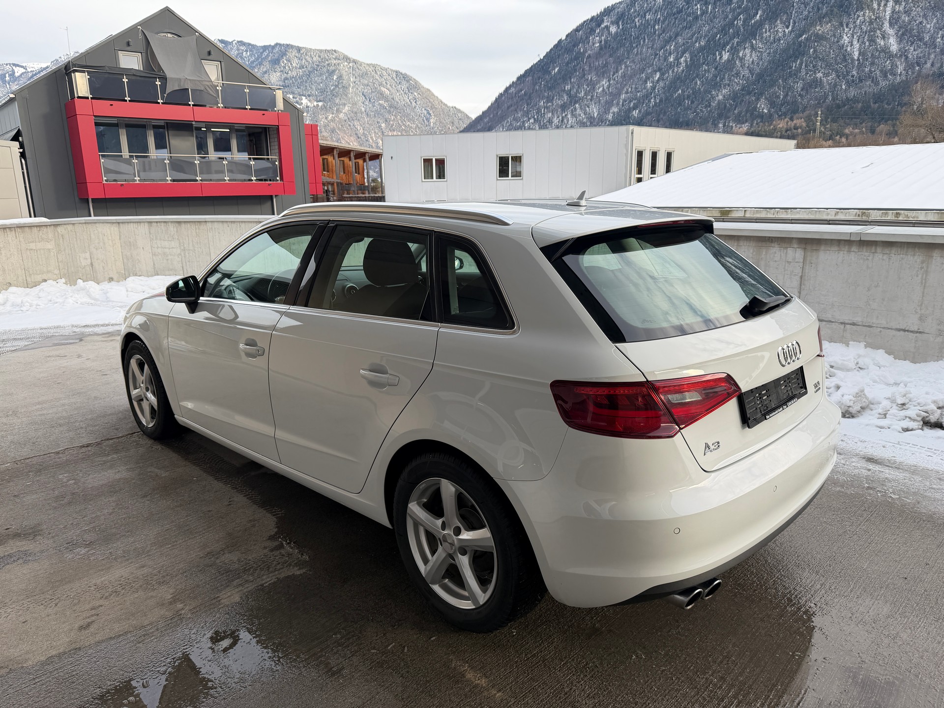 AUDI A3 Sportback 2.0 TDI Ambiente quattro-image-5