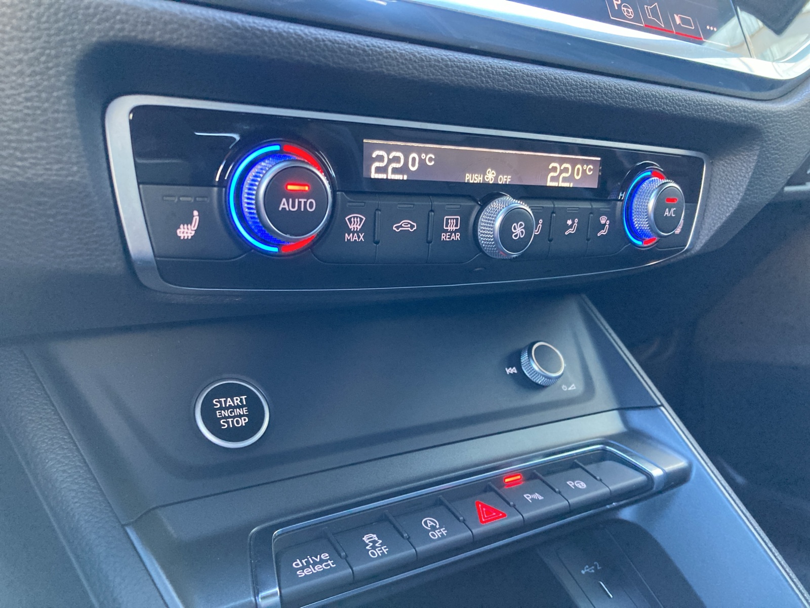 AUDI Q3 Sportback 35 TFSI S line Attraction S-tronic-image-14
