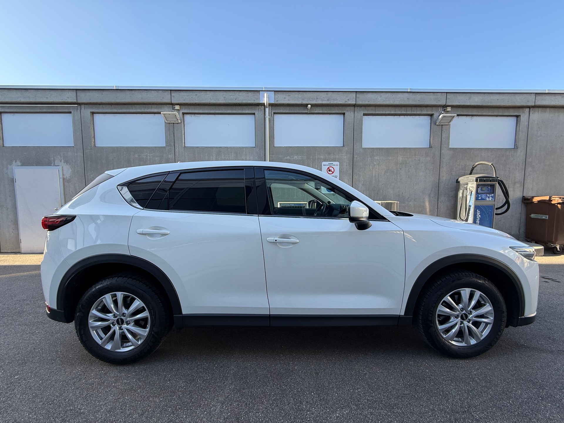 MAZDA CX-5 SKYACTIV-G 165 Revolution AWD Automat *Leder *Schiebedach *Abstandregler *360 Kamera *Head-Up Display *Sitzheiz. & Belüft.-image-2