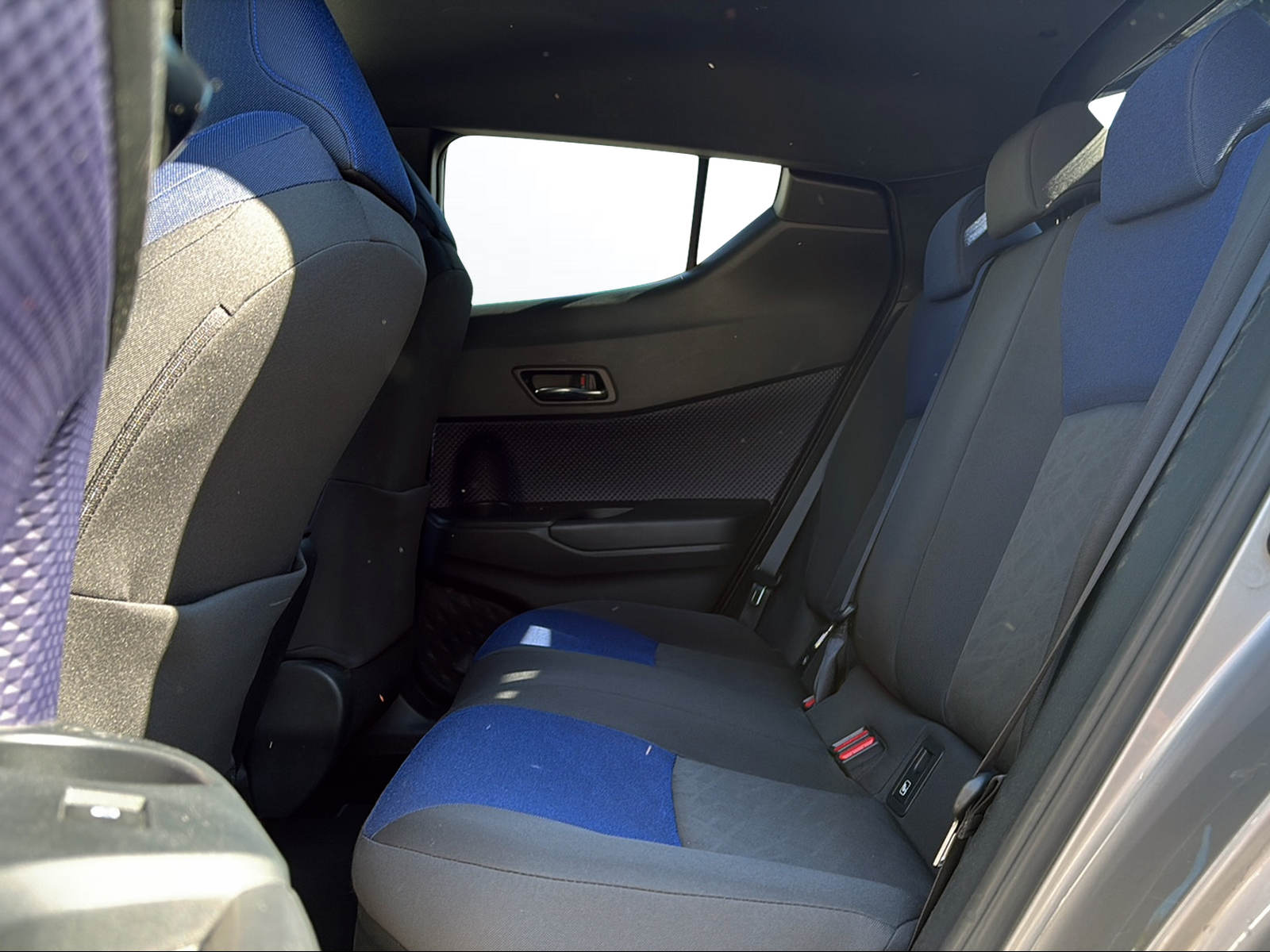 TOYOTA C-HR 1.8 HSD Style CVT-image-9