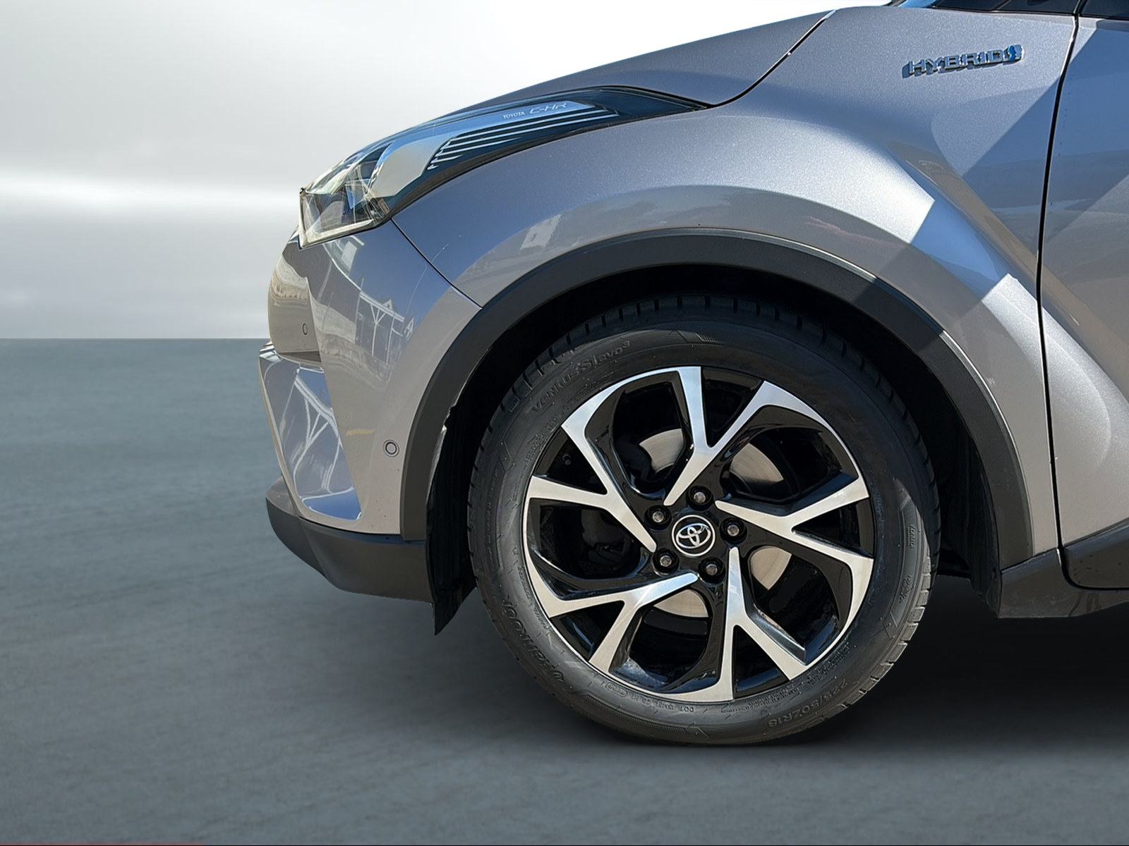 TOYOTA C-HR 1.8 HSD Style CVT-showroom-element-2