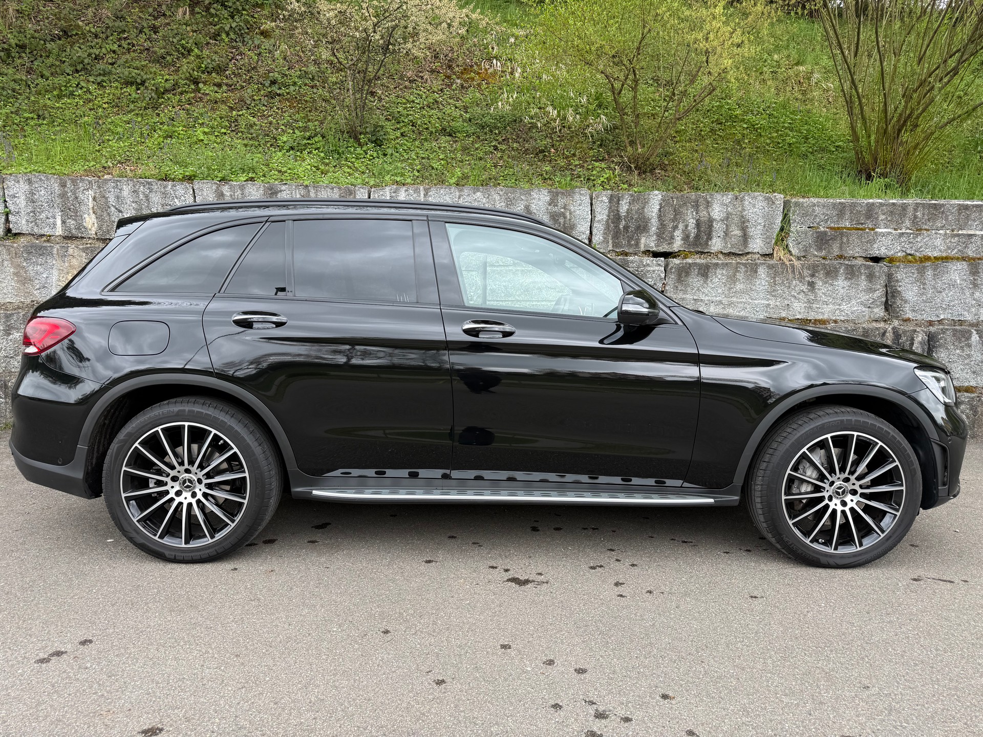 MERCEDES-BENZ GLC 300 AMG Line 4Matic 9G-Tronic-image-12