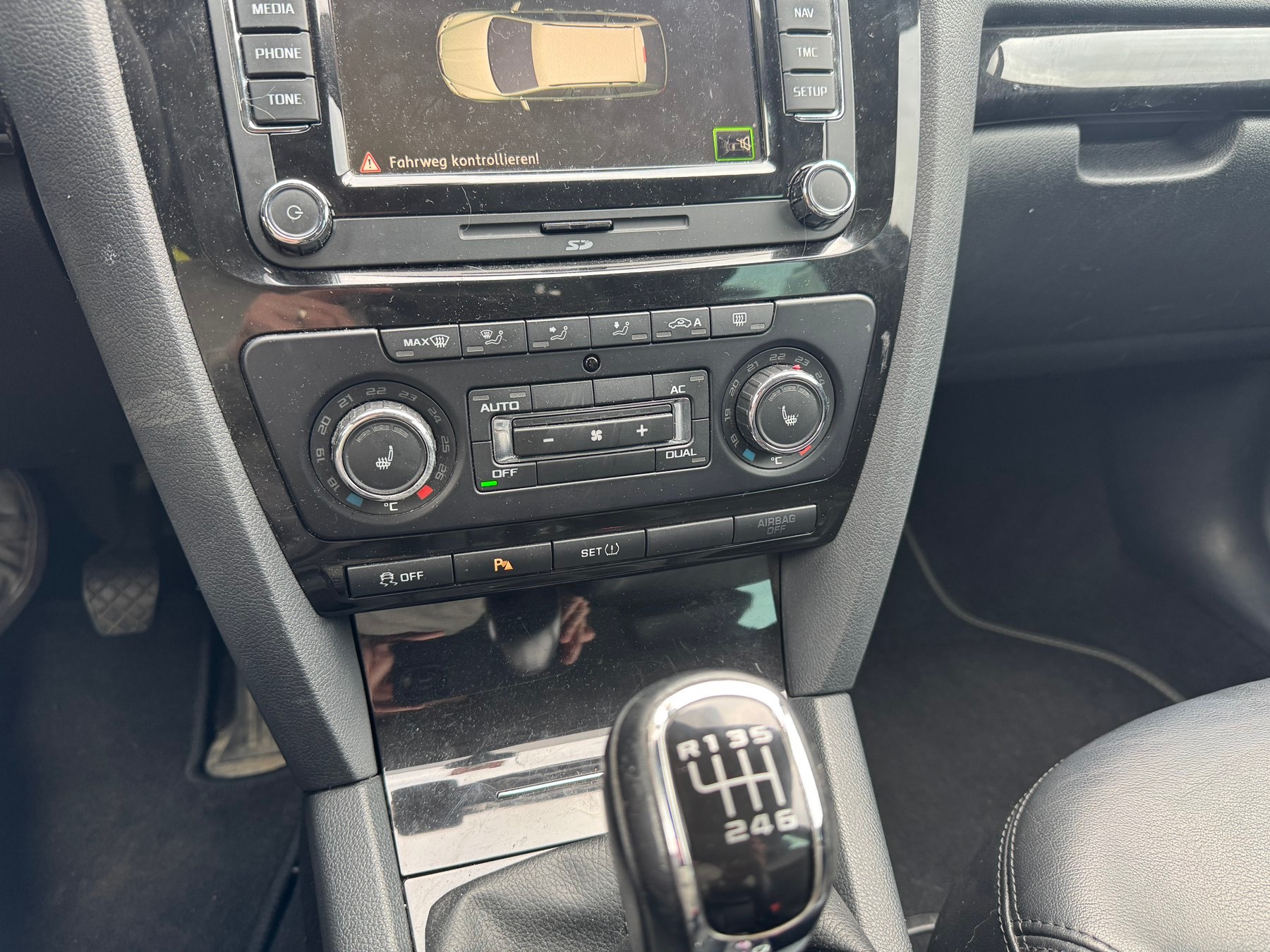 SKODA Octavia Combi 1.8 TSI Laurin & Klement-image-11