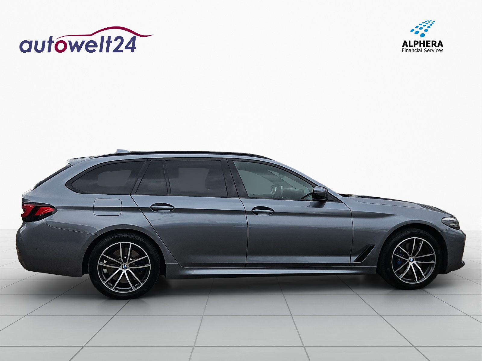 BMW 530e xDrive Touring M Sport Steptronic-image-4
