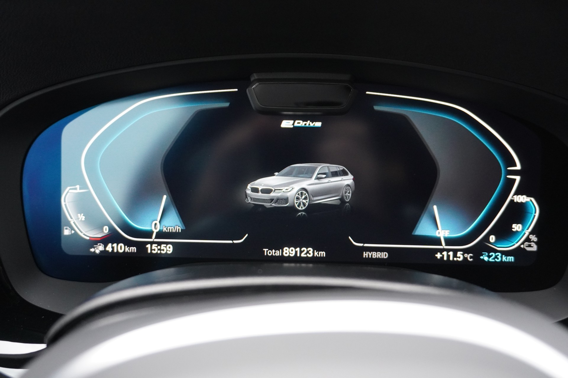 BMW 530e xDrive Touring M Sport Steptronic-image-23