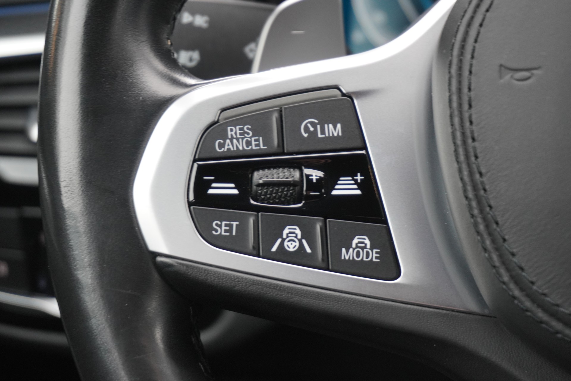 BMW 530e xDrive Touring M Sport Steptronic-image-21