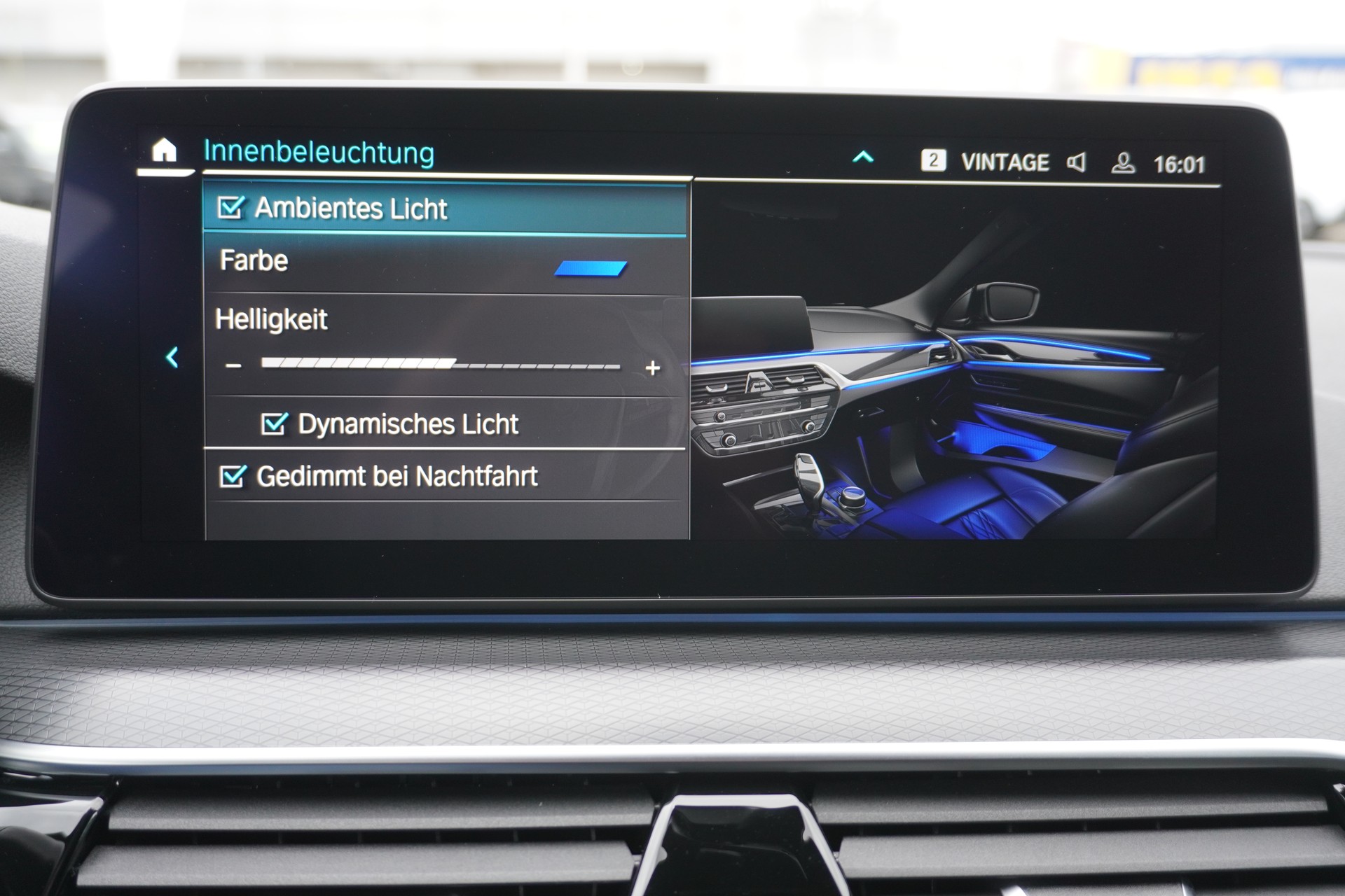 BMW 530e xDrive Touring M Sport Steptronic-image-34