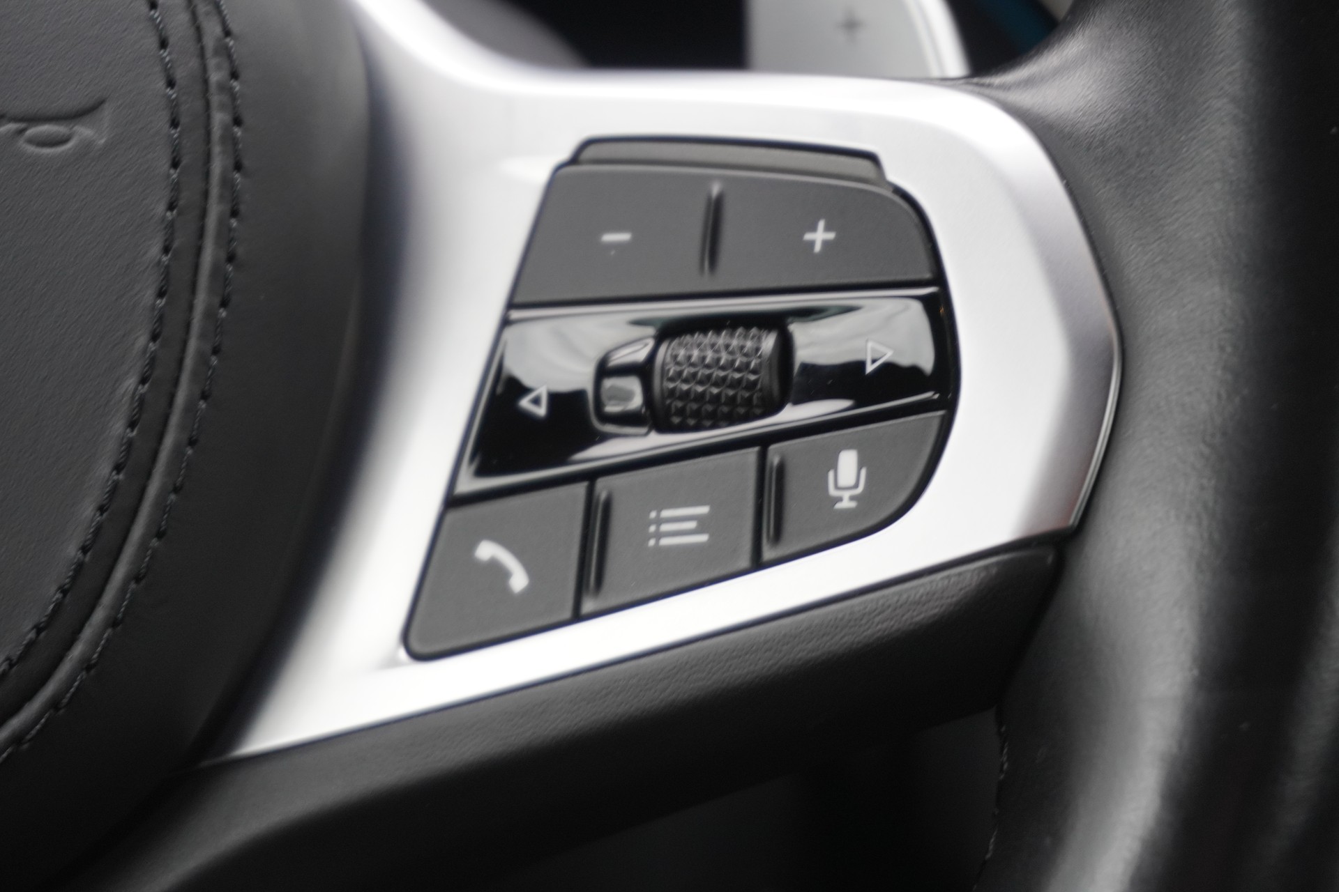BMW 530e xDrive Touring M Sport Steptronic-image-20