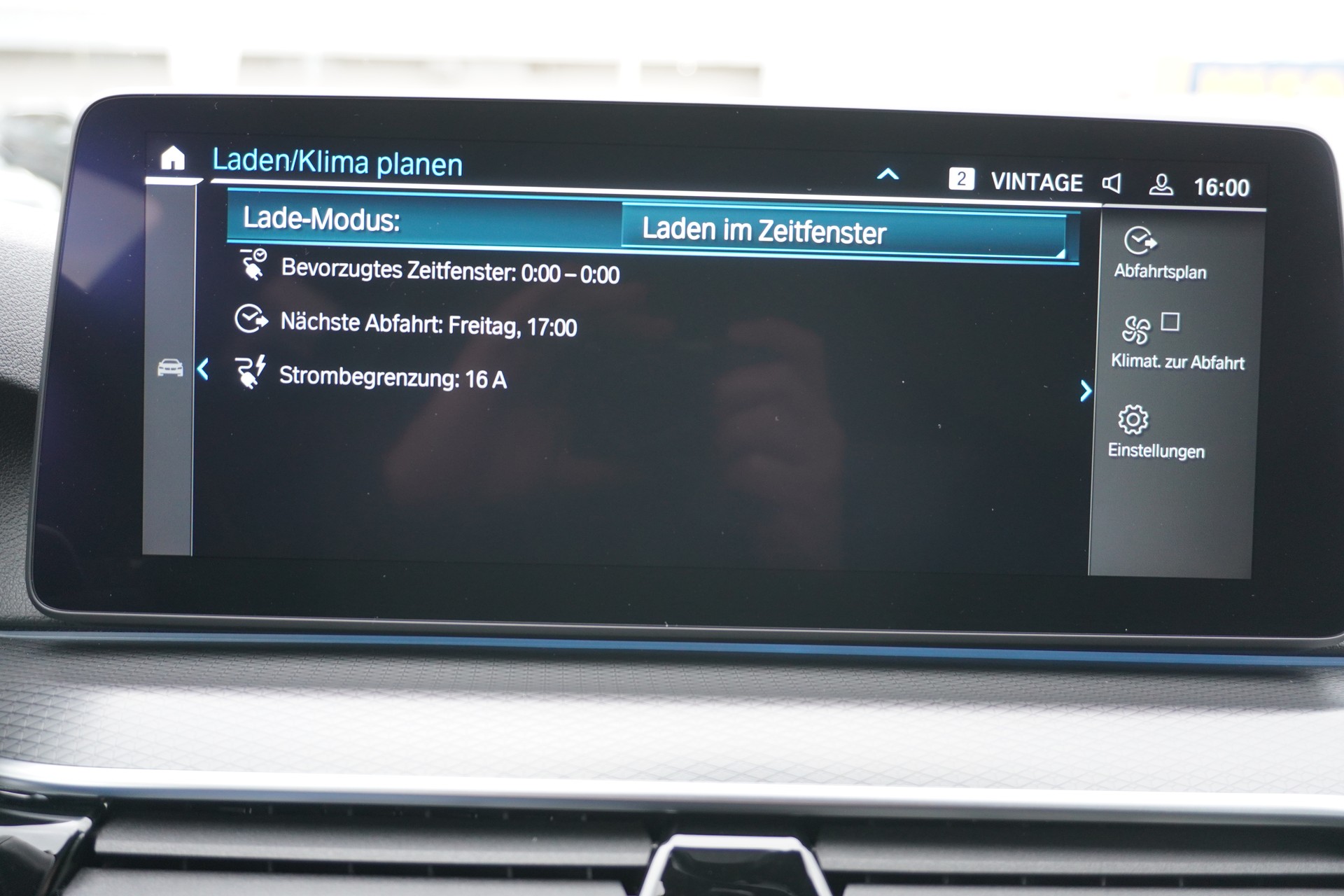 BMW 530e xDrive Touring M Sport Steptronic-image-32