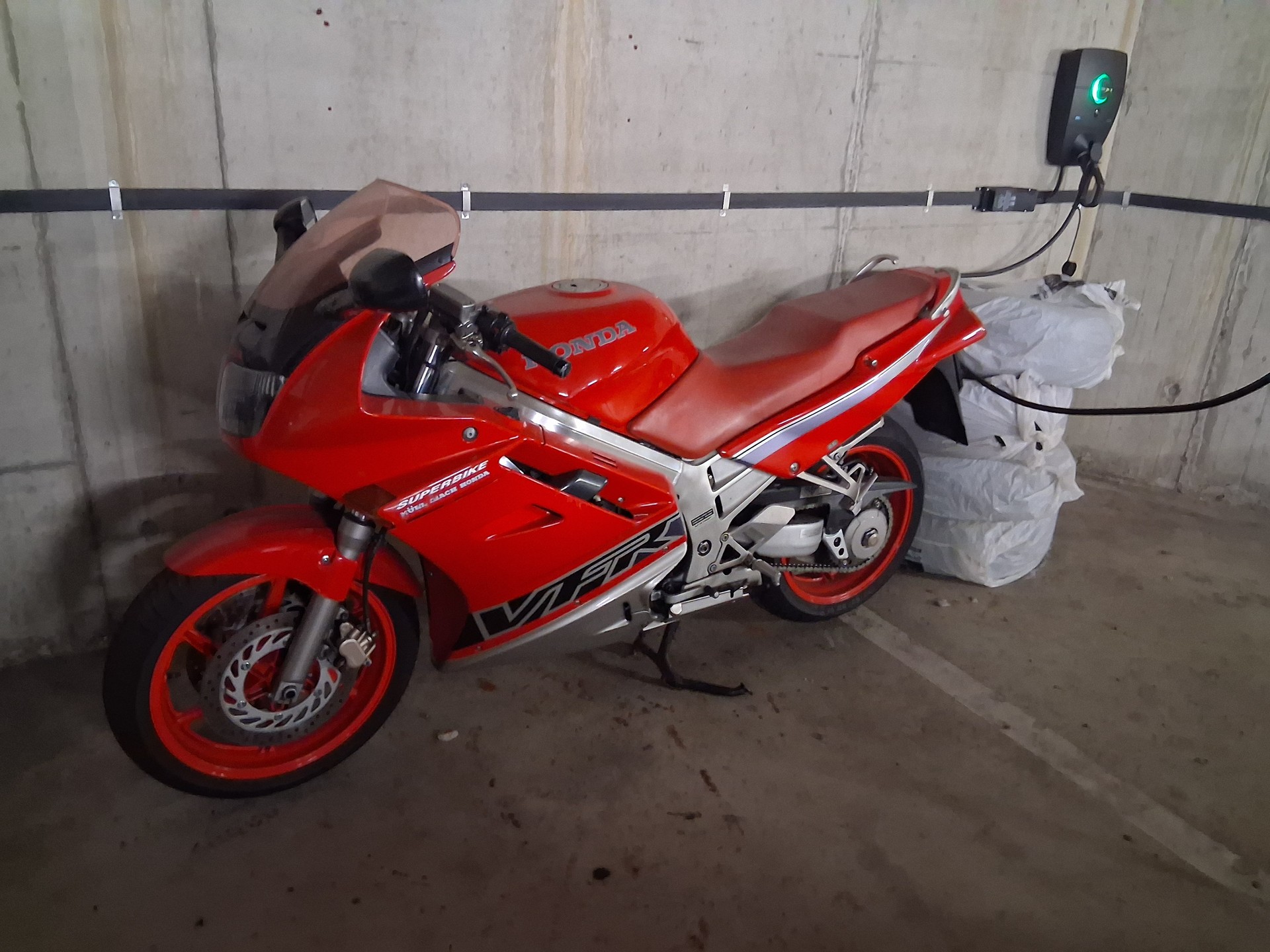 HONDA VFR 750 F P