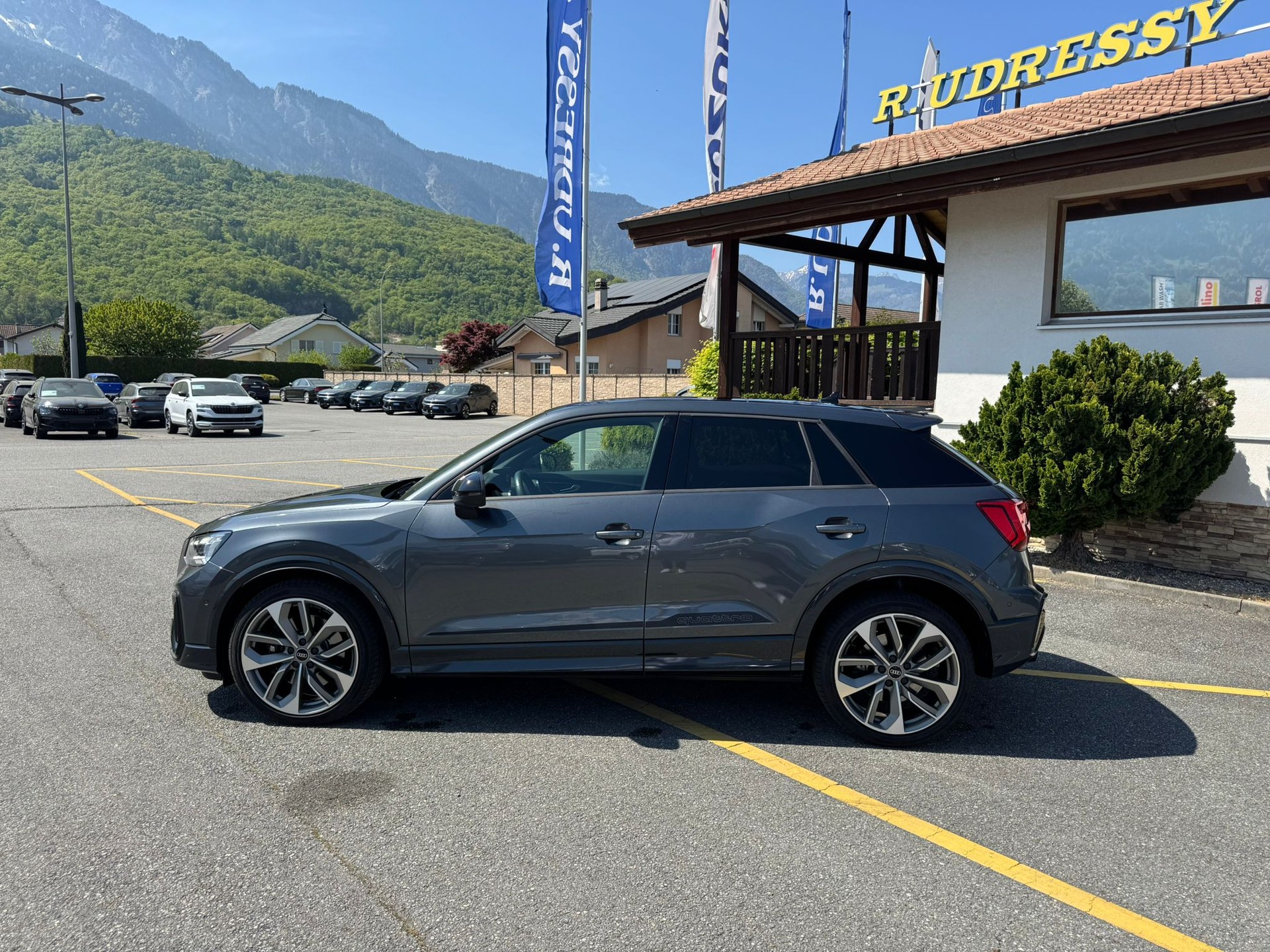 AUDI SQ2 TFSI quattro S-tronic-image-1