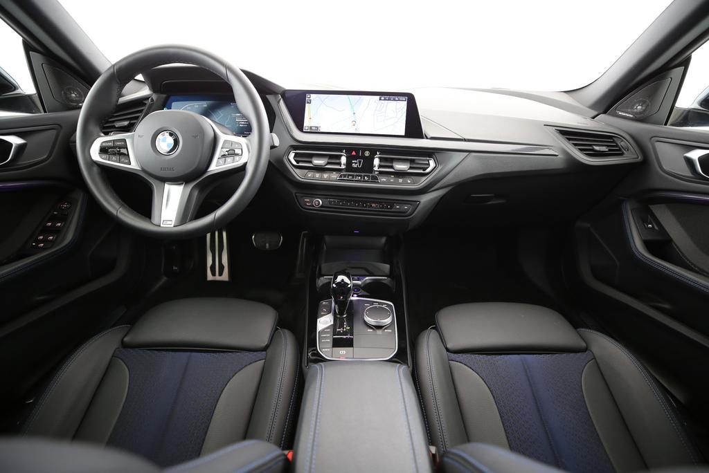 BMW 220d xDrive Gran Coupé-showroom-element-3