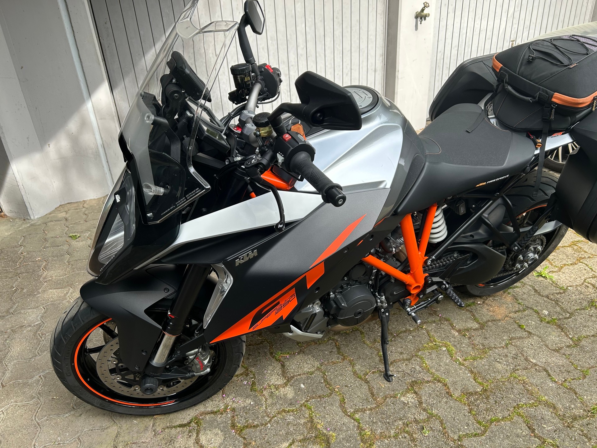 KTM 1290 Super Duke GT-image-2