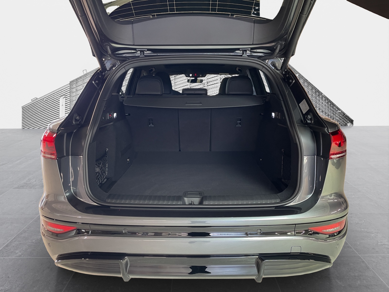 AUDI Q6 e-tron quattro-image-12