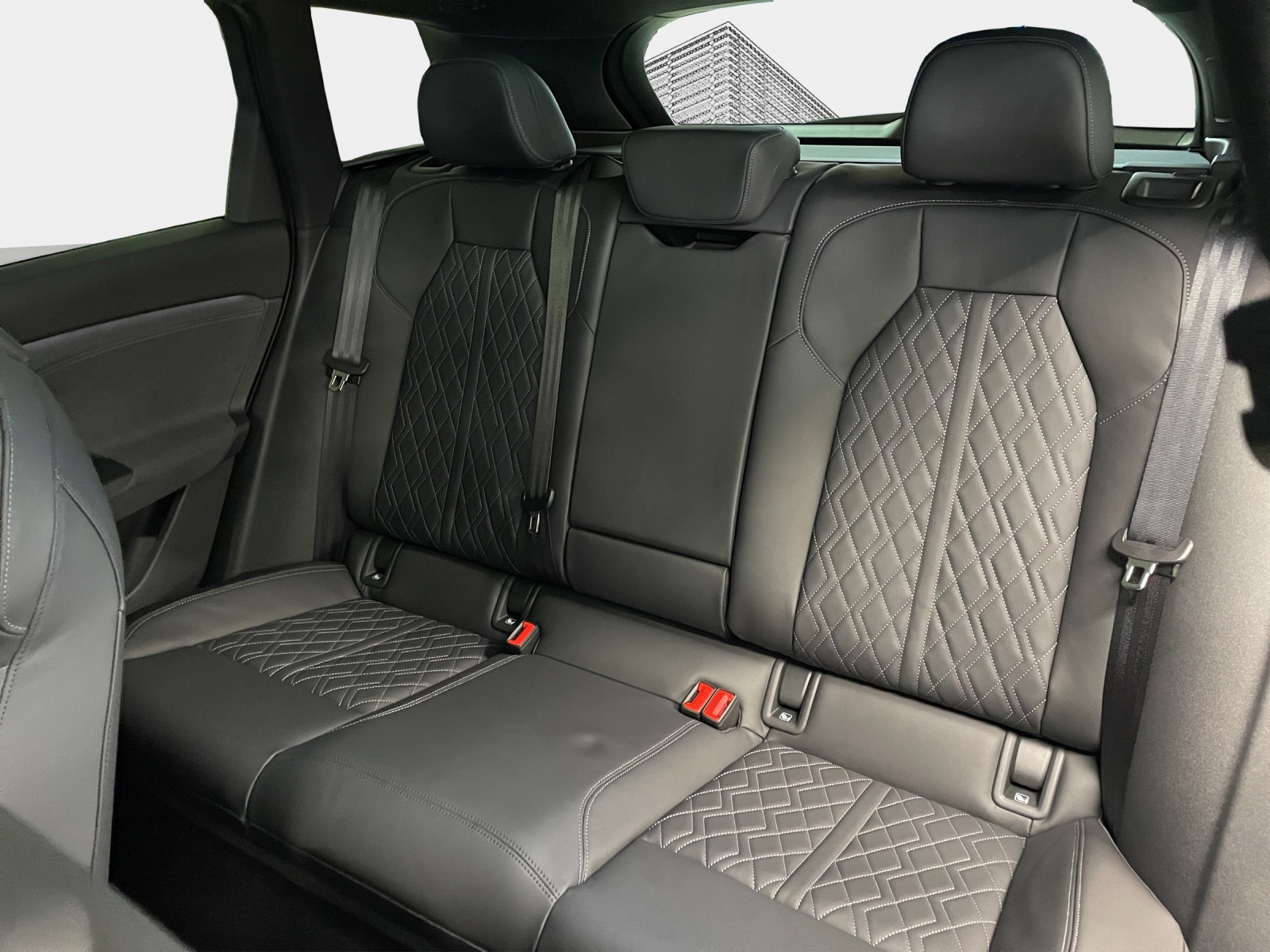 AUDI Q6 e-tron quattro-image-11