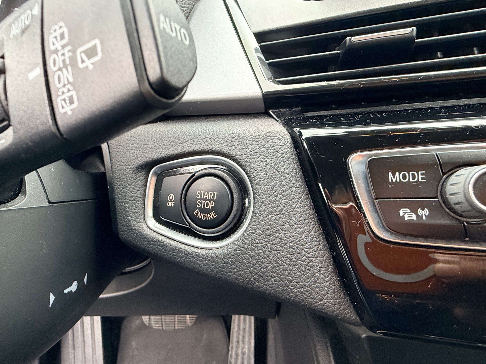 BMW 220d xDrive Active Tourer Steptronic-image-16