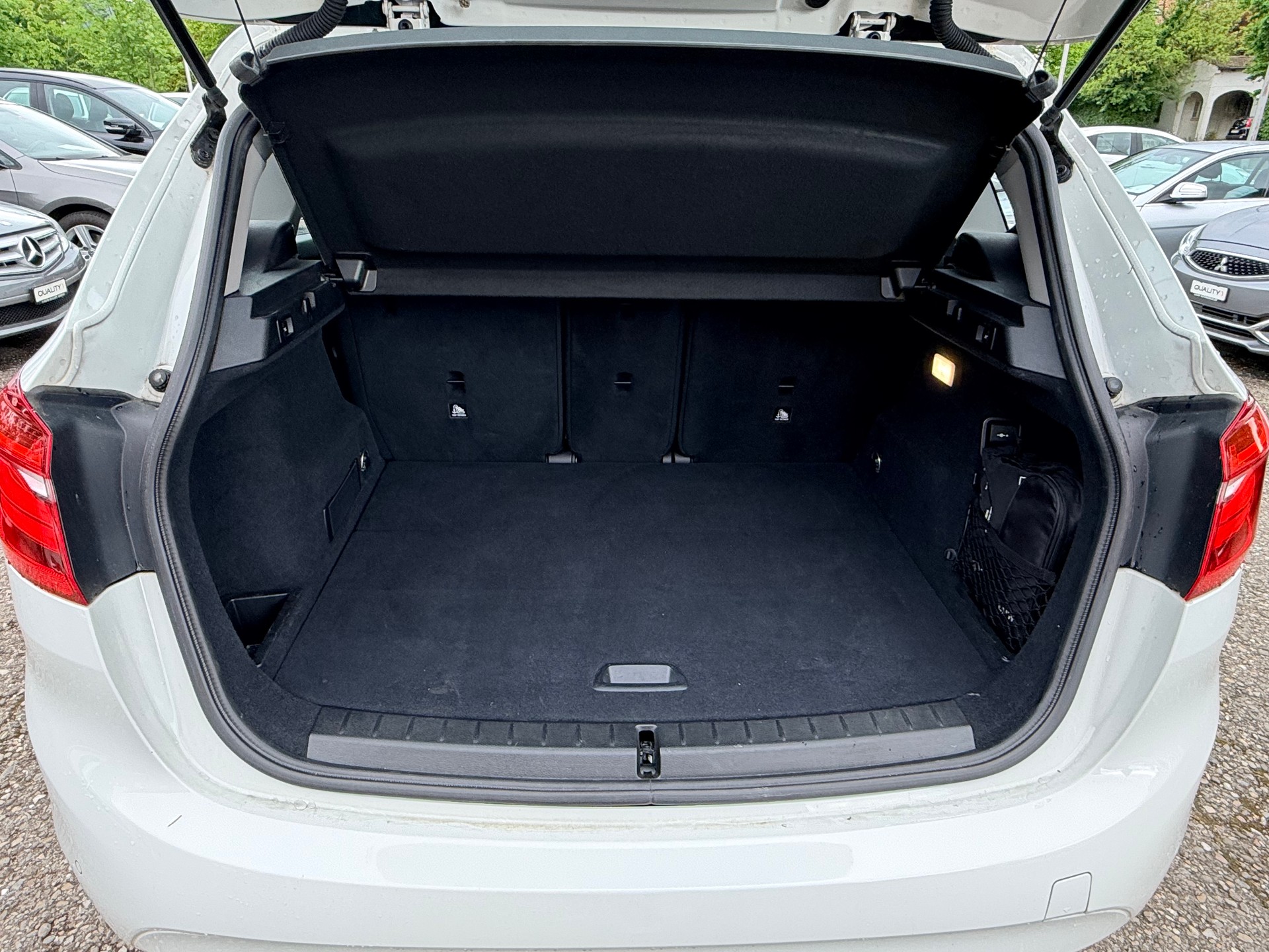 BMW 220d xDrive Active Tourer Steptronic-image-22