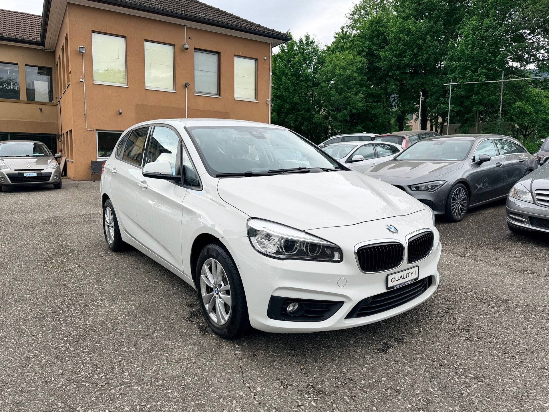 BMW 220d xDrive Active Tourer Steptronic-image-4