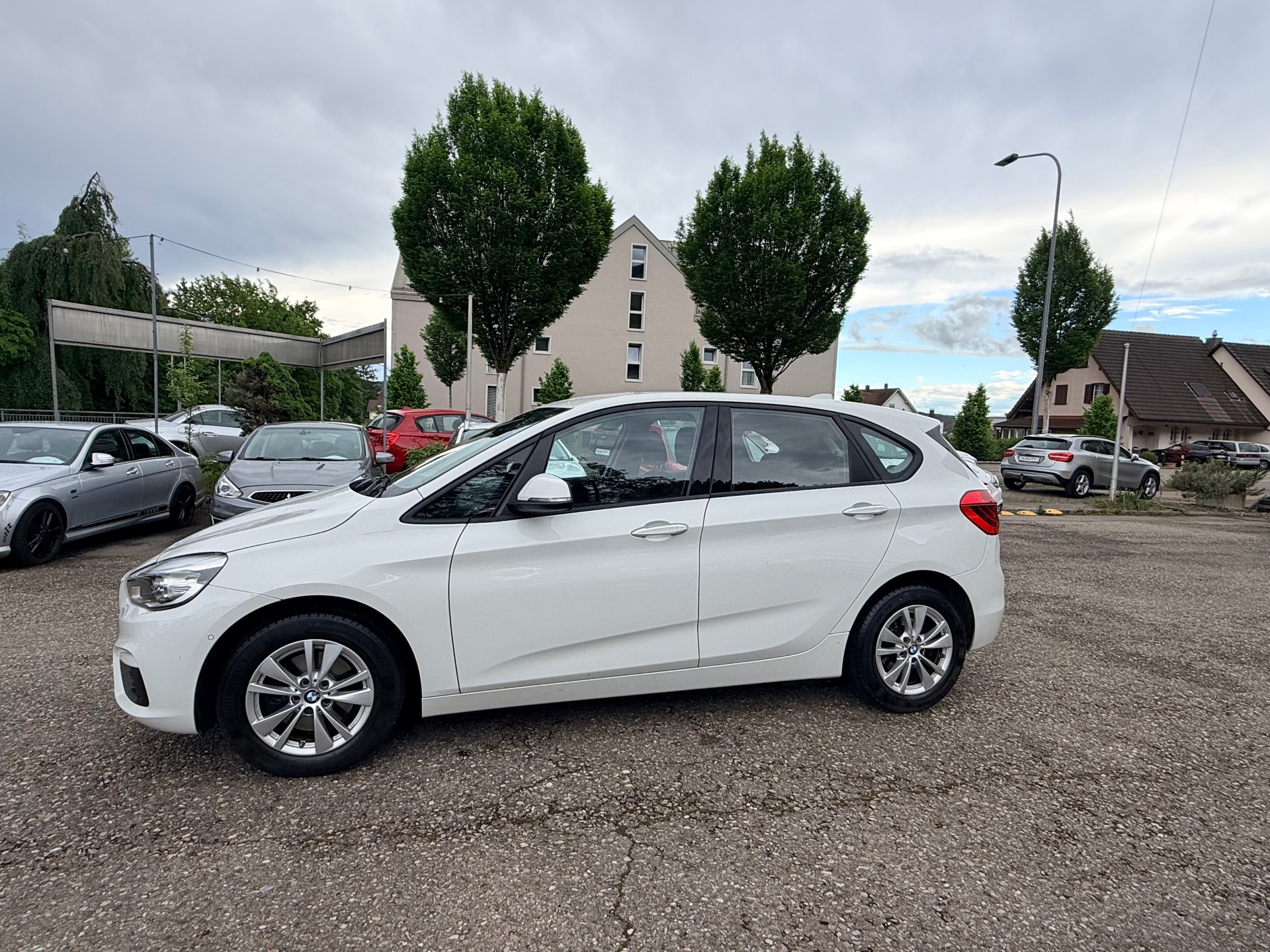 BMW 220d xDrive Active Tourer Steptronic-showroom-element-3
