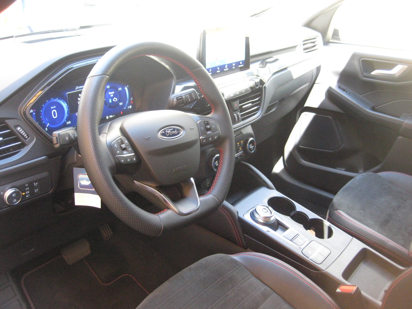 FORD Kuga 2.5 FHEV ST-Line X 4WD-image-5