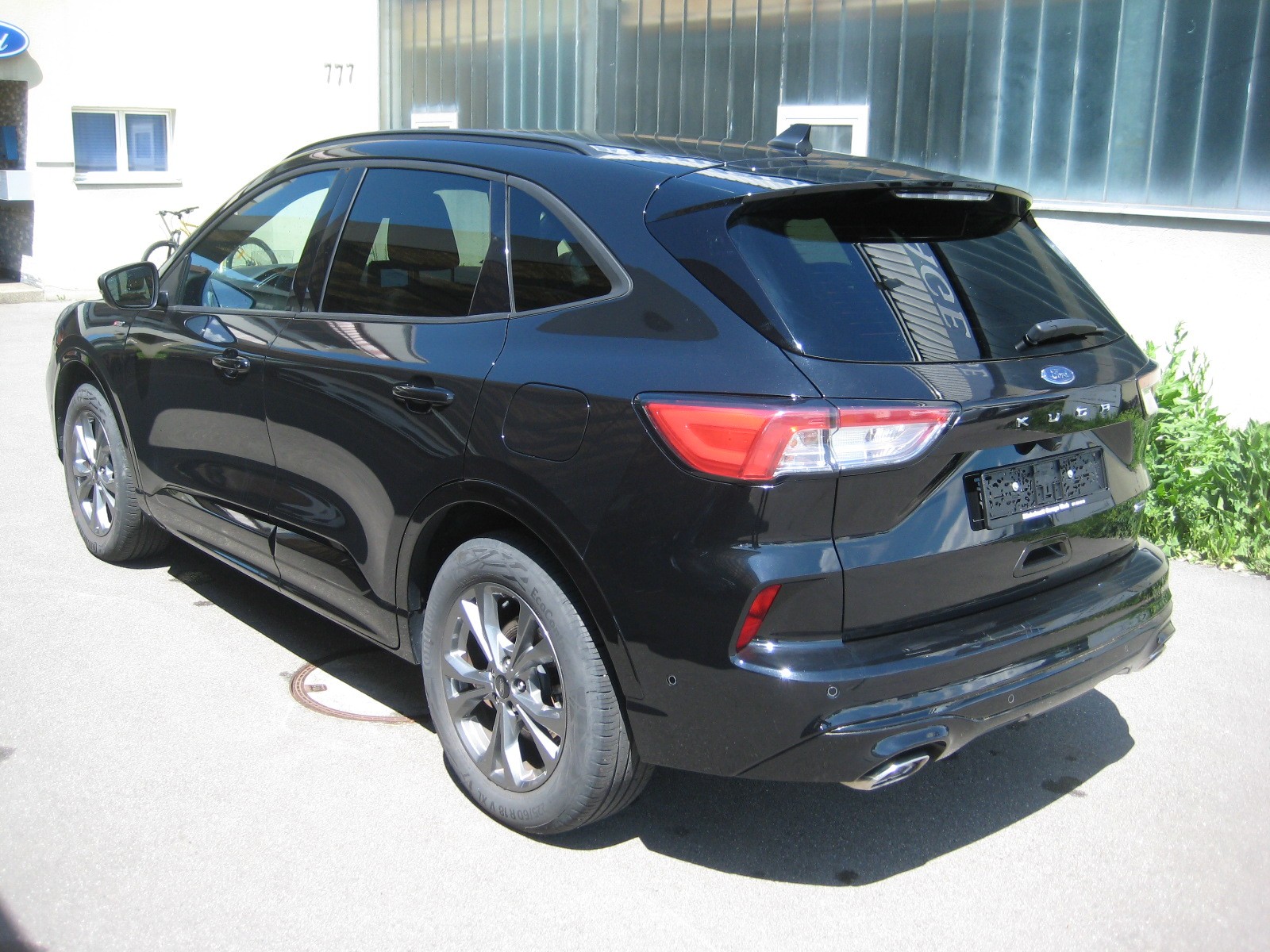 FORD Kuga 2.5 FHEV ST-Line X 4WD-image-2