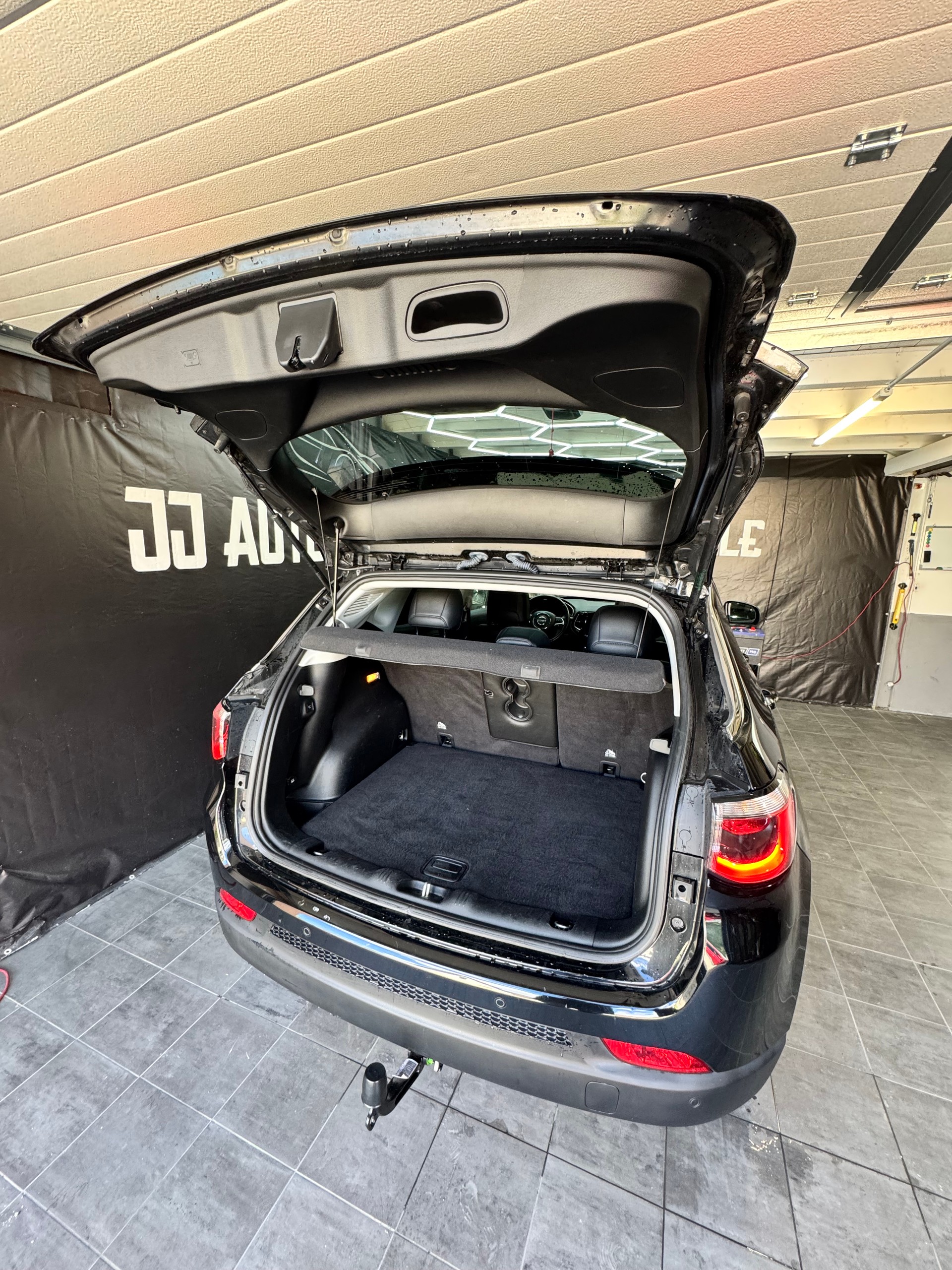 JEEP Compass 2.0CRD Limited AWD 9ATX-image-5