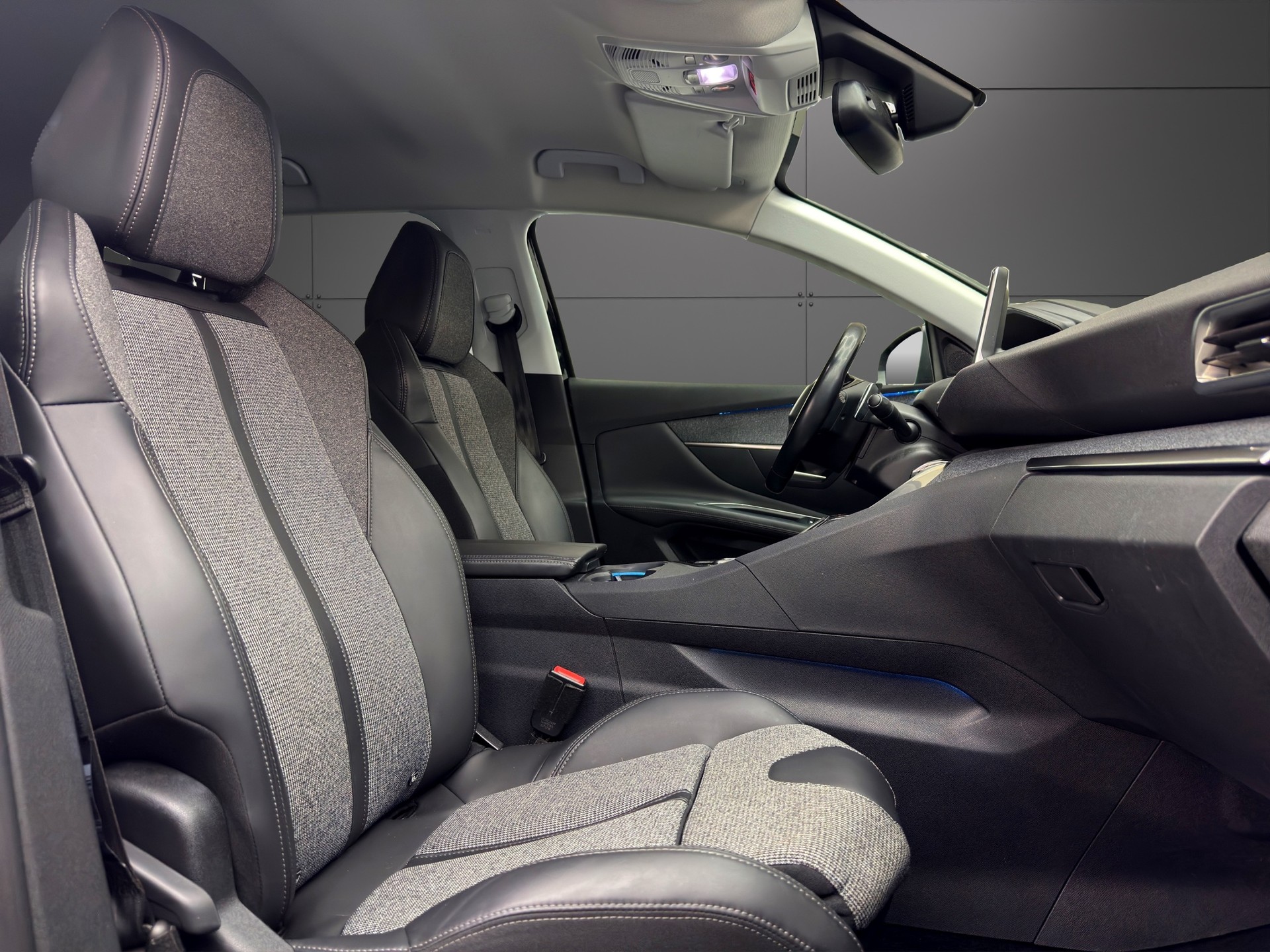 PEUGEOT 3008 1.6 THP Allure EAT-image-13