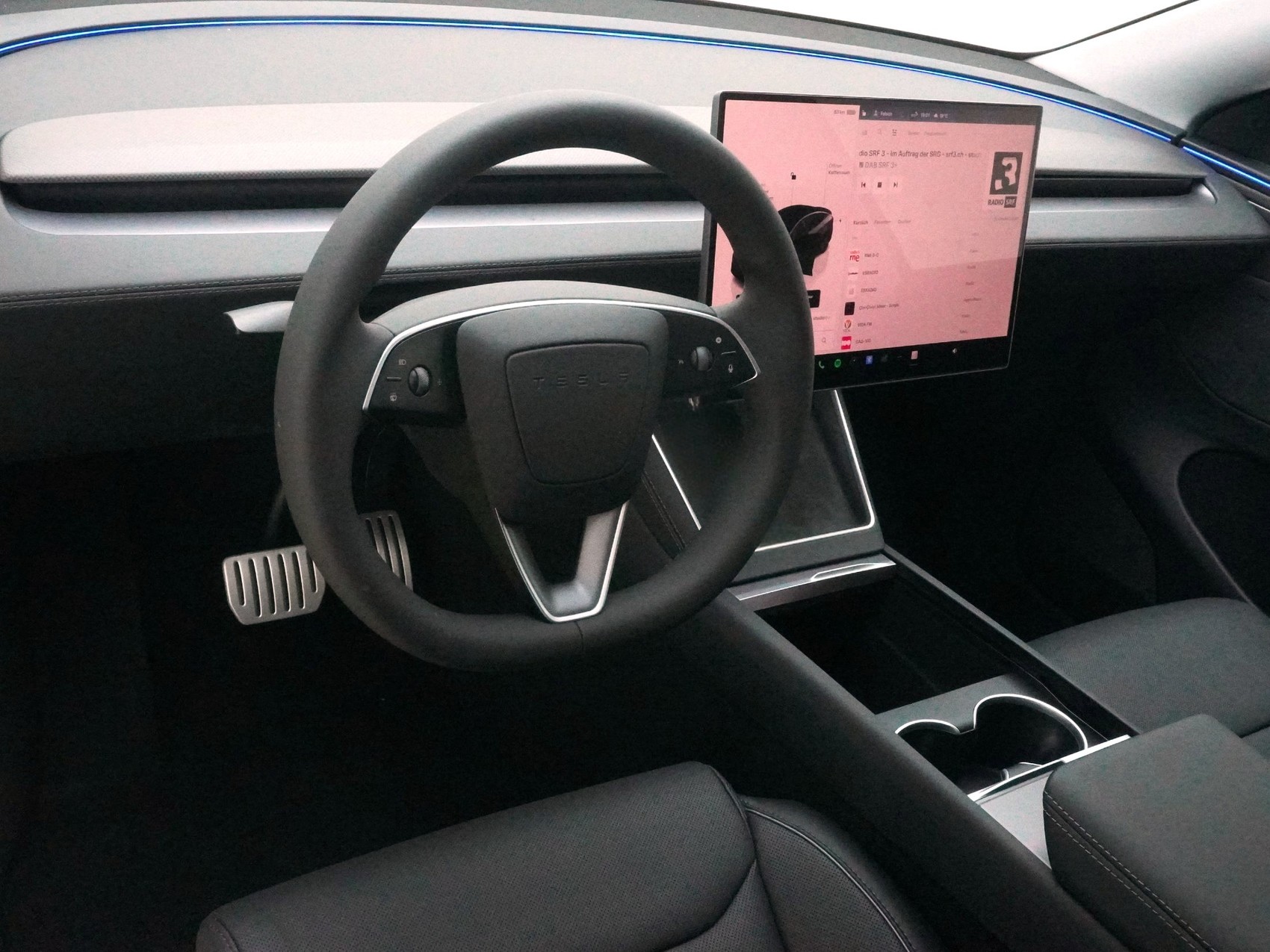 TESLA Model Y Performance AWD-image-12